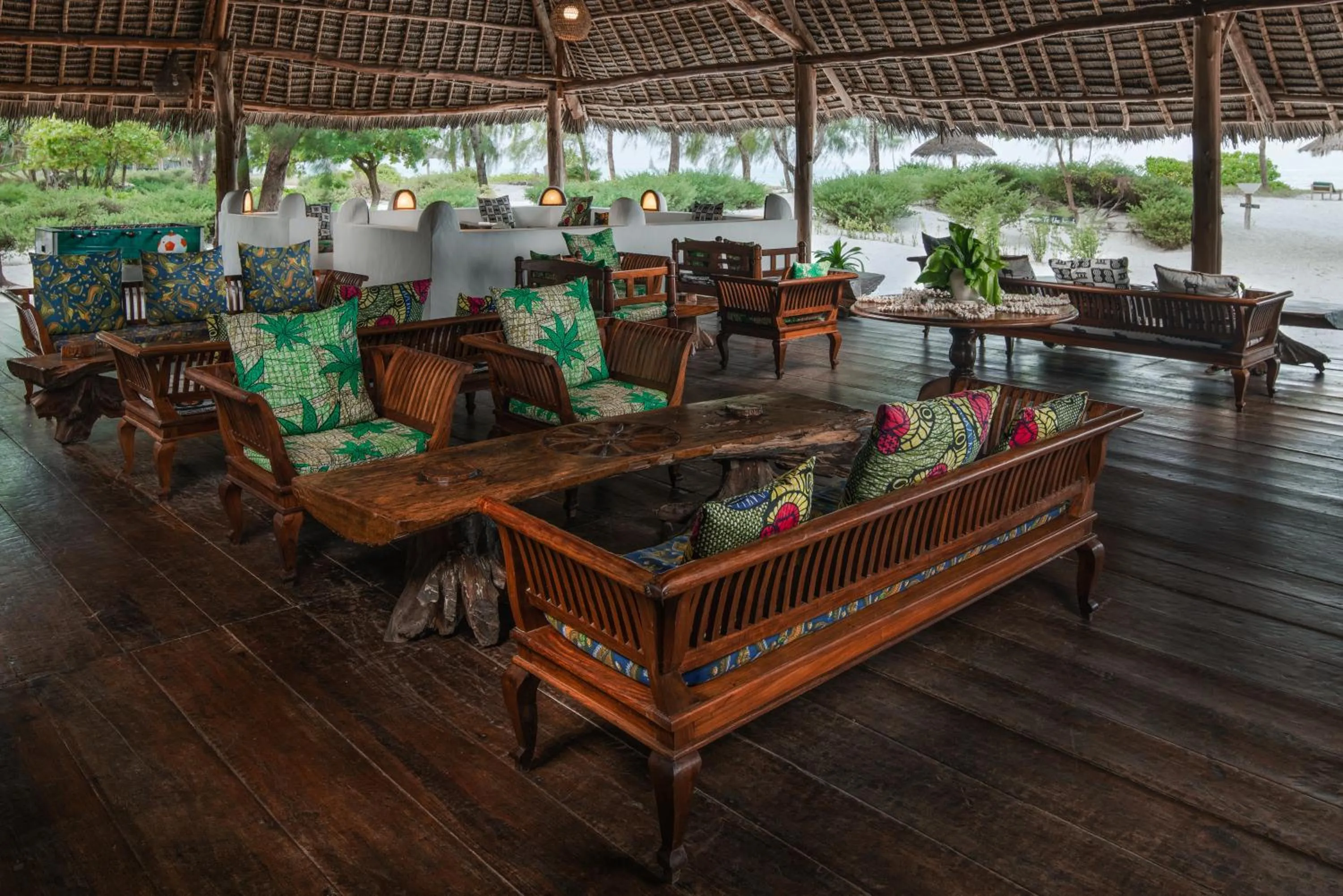 Lounge or bar in Hakuna Majiwe Beach Lodge
