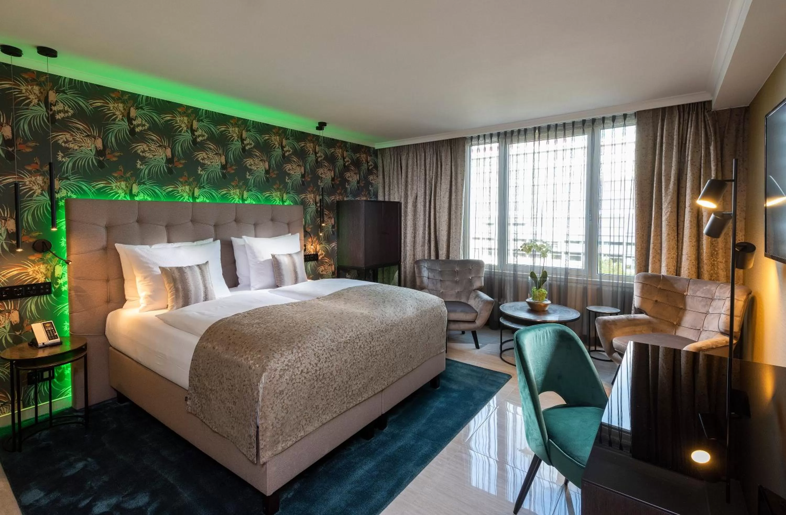 Bed in Hotel Palace Berlin