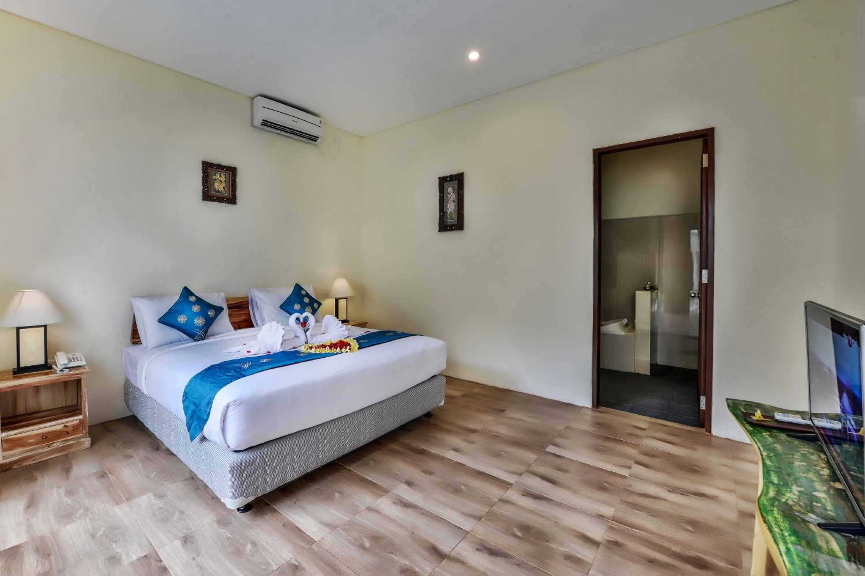 Bed in Yoga Ubud Private Pool Villa