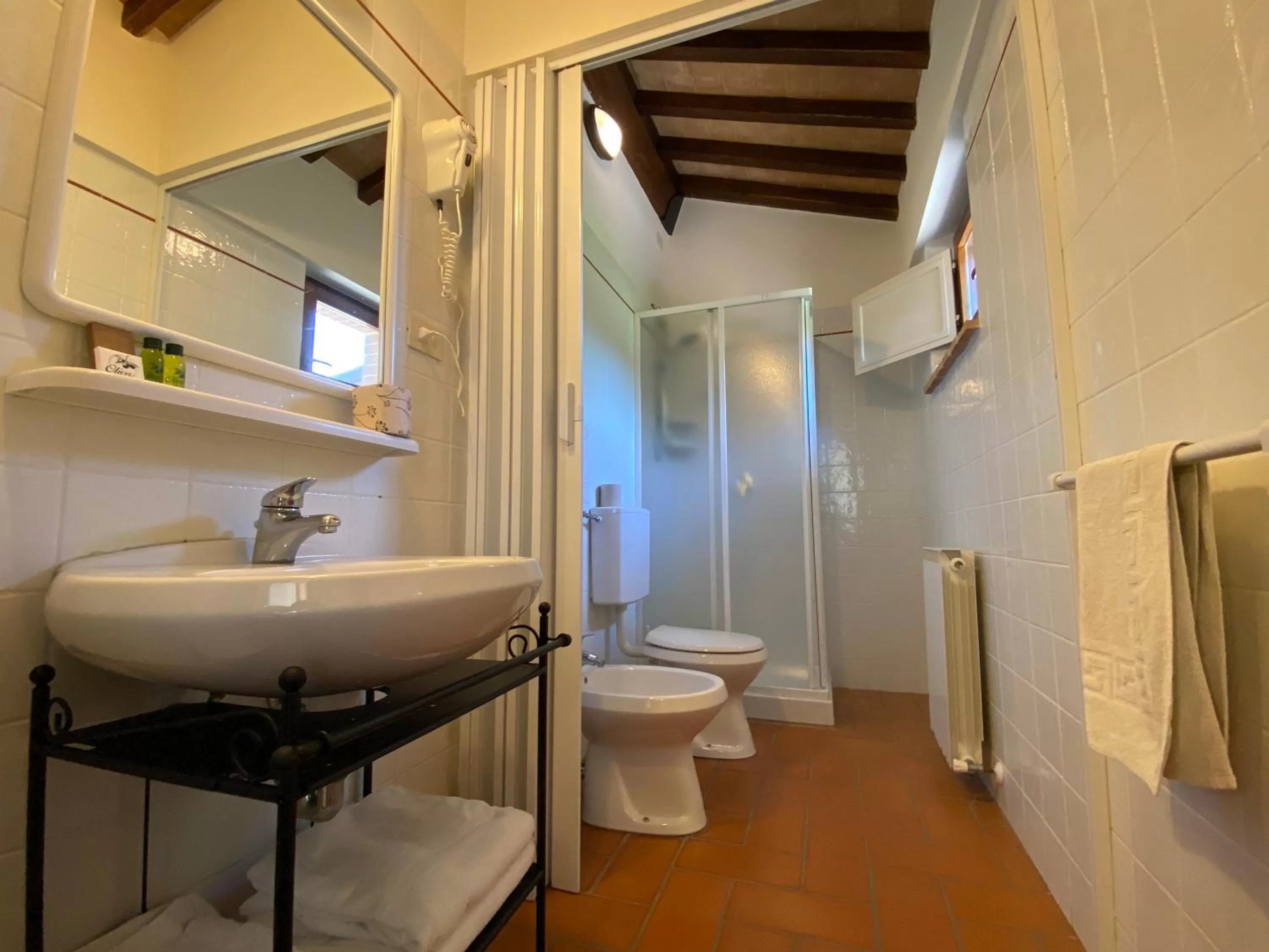 Bathroom in Tenuta Badia '99