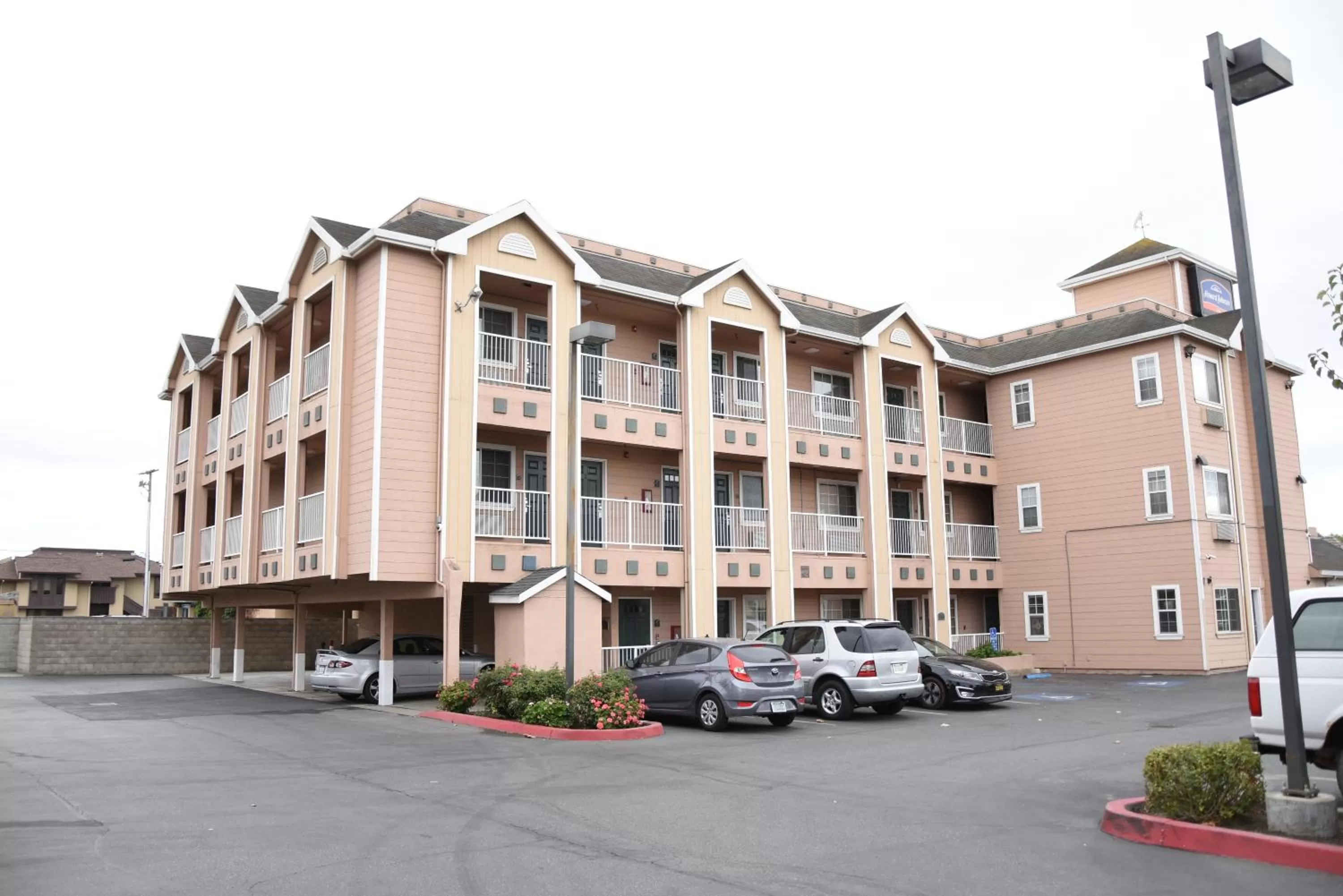 Floor plan in Howard Johnson by Wyndham Salinas