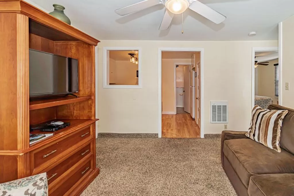 Living room, TV/Entertainment Center in Suites of Lava Hot Springs