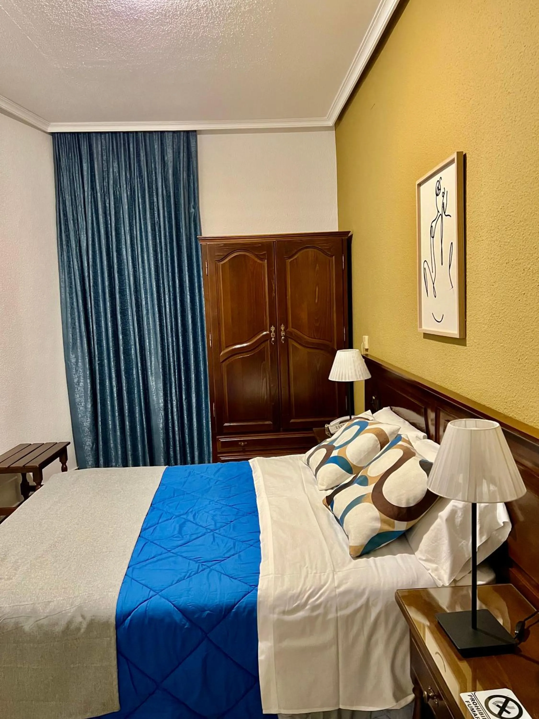 Photo of the whole room, Bed in Hostal Sonsoles Madrid-Centro