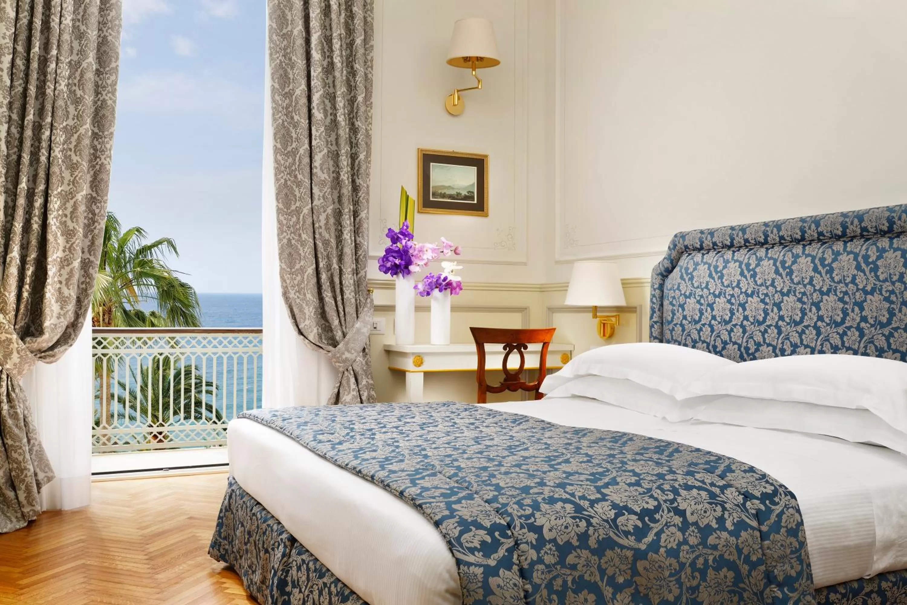 Bed in Royal Hotel Sanremo