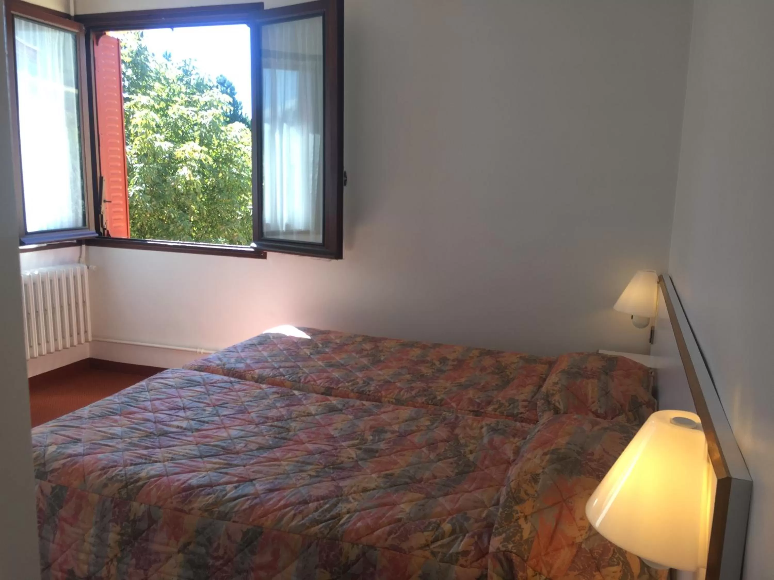 Bedroom, Room Photo in Hôtel Restaurant Le Pavillon