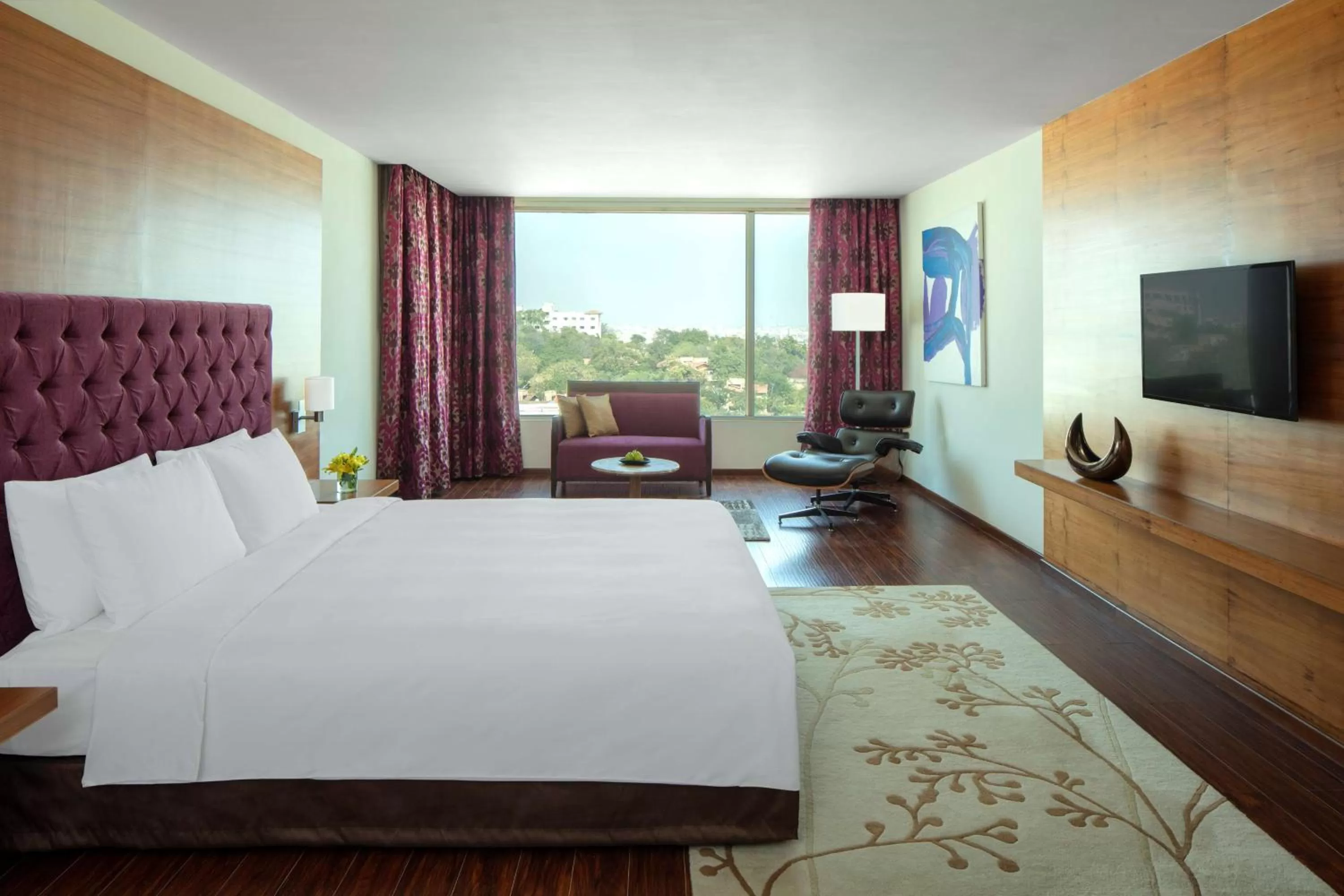Photo of the whole room, Bed in Radisson Blu Plaza Hotel Hyderabad Banjara Hills