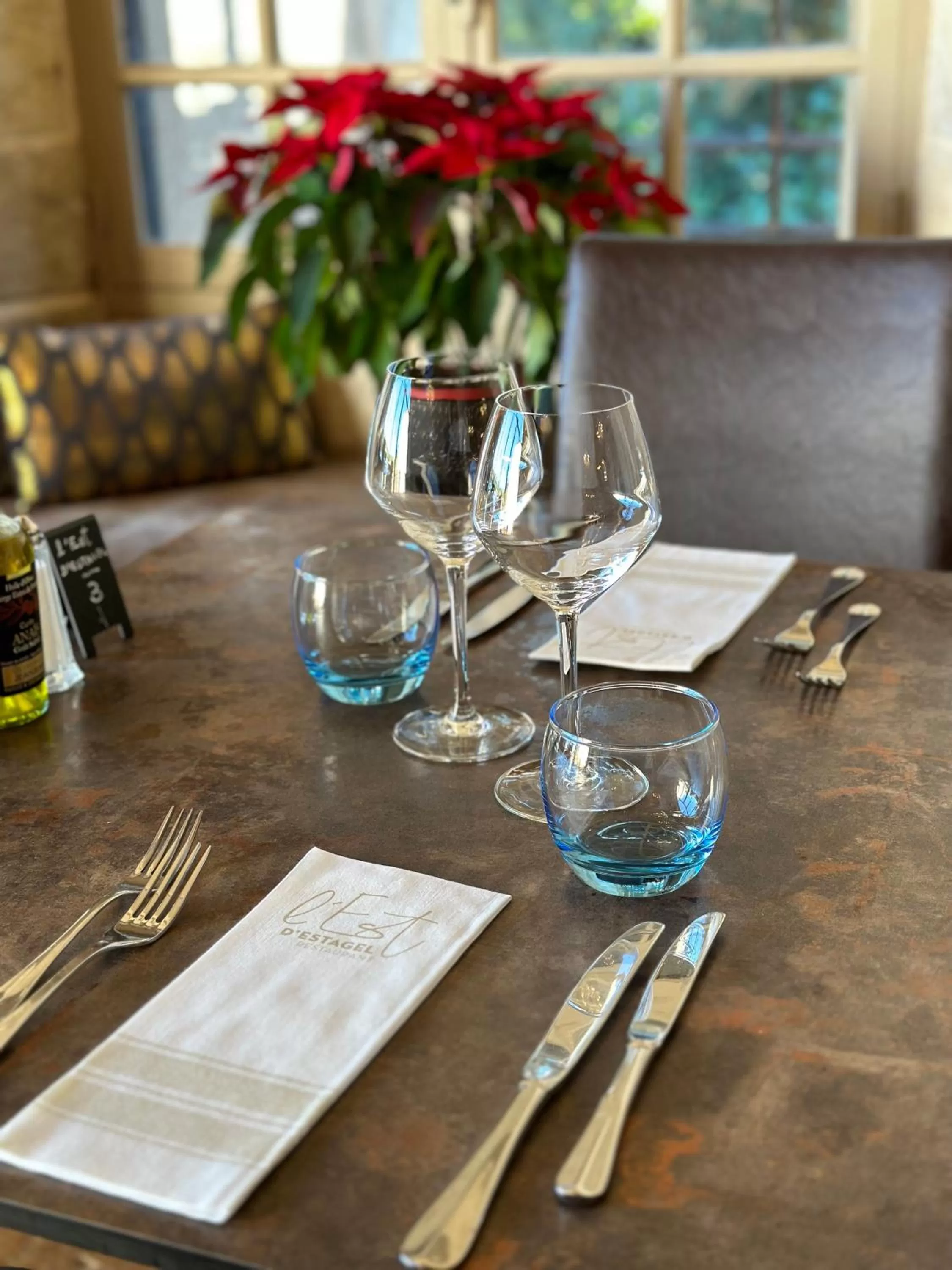 Restaurant/places to eat in Domaine du Prieuré d'Estagel chambres d'hôtes