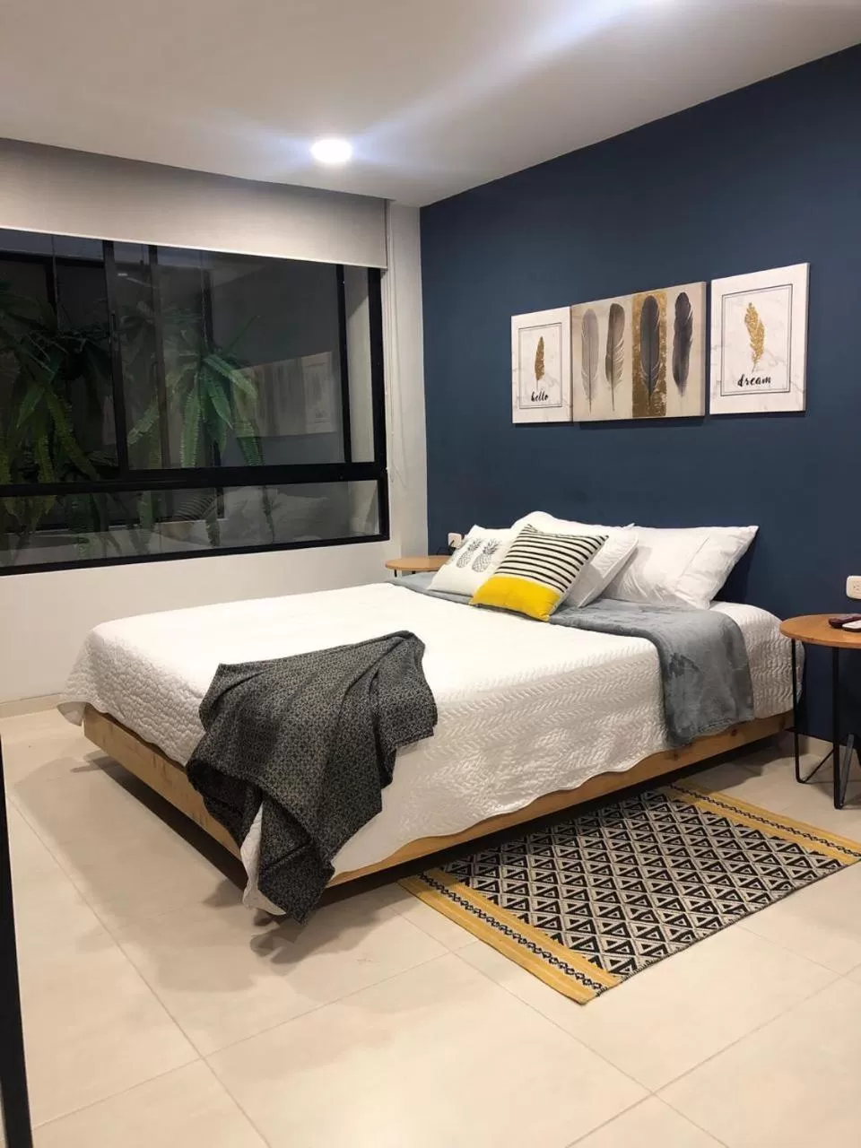 Photo of the whole room, Bed in Kapital Suites