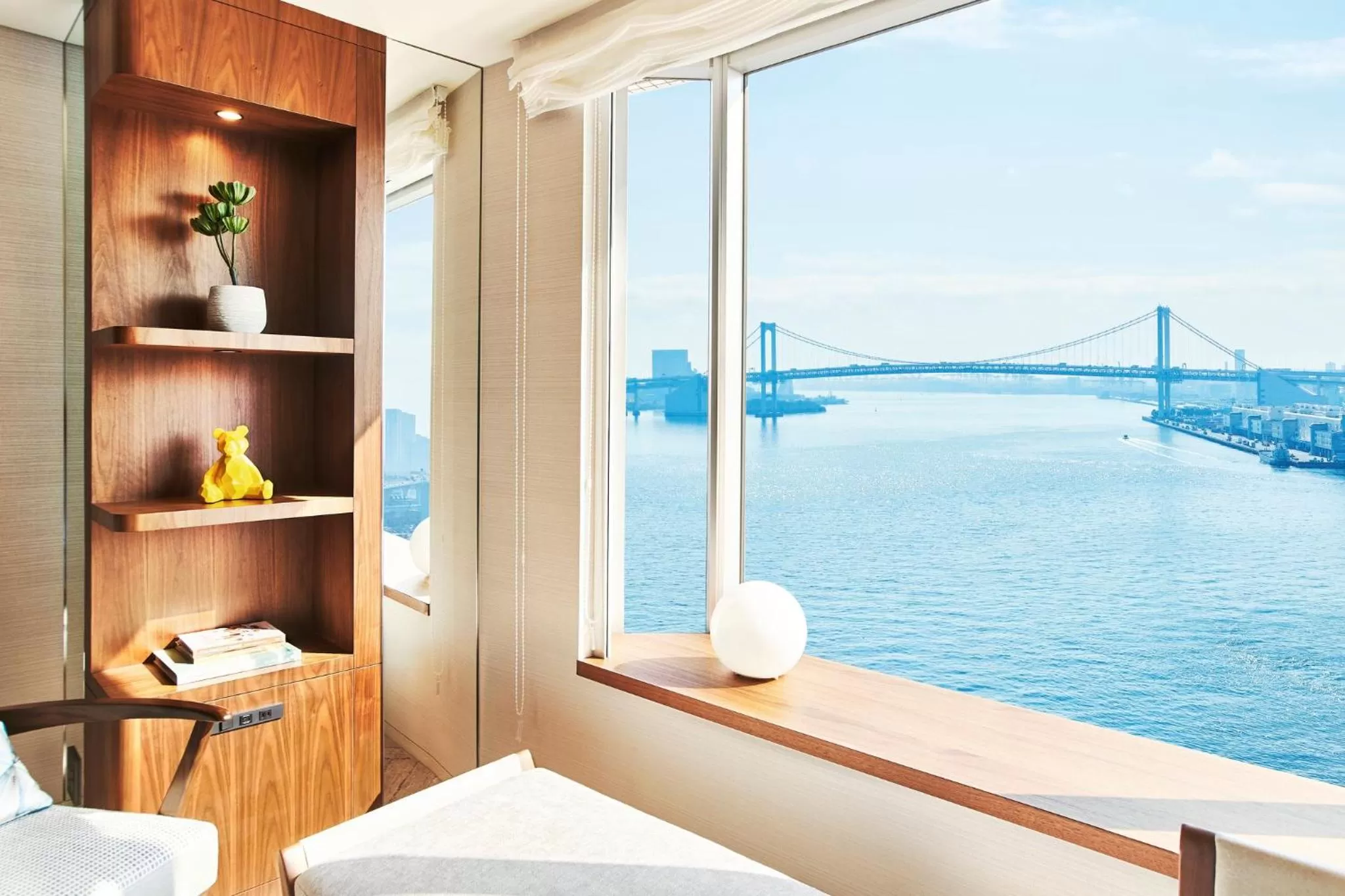 Photo of the whole room in InterContinental Tokyo Bay by IHG