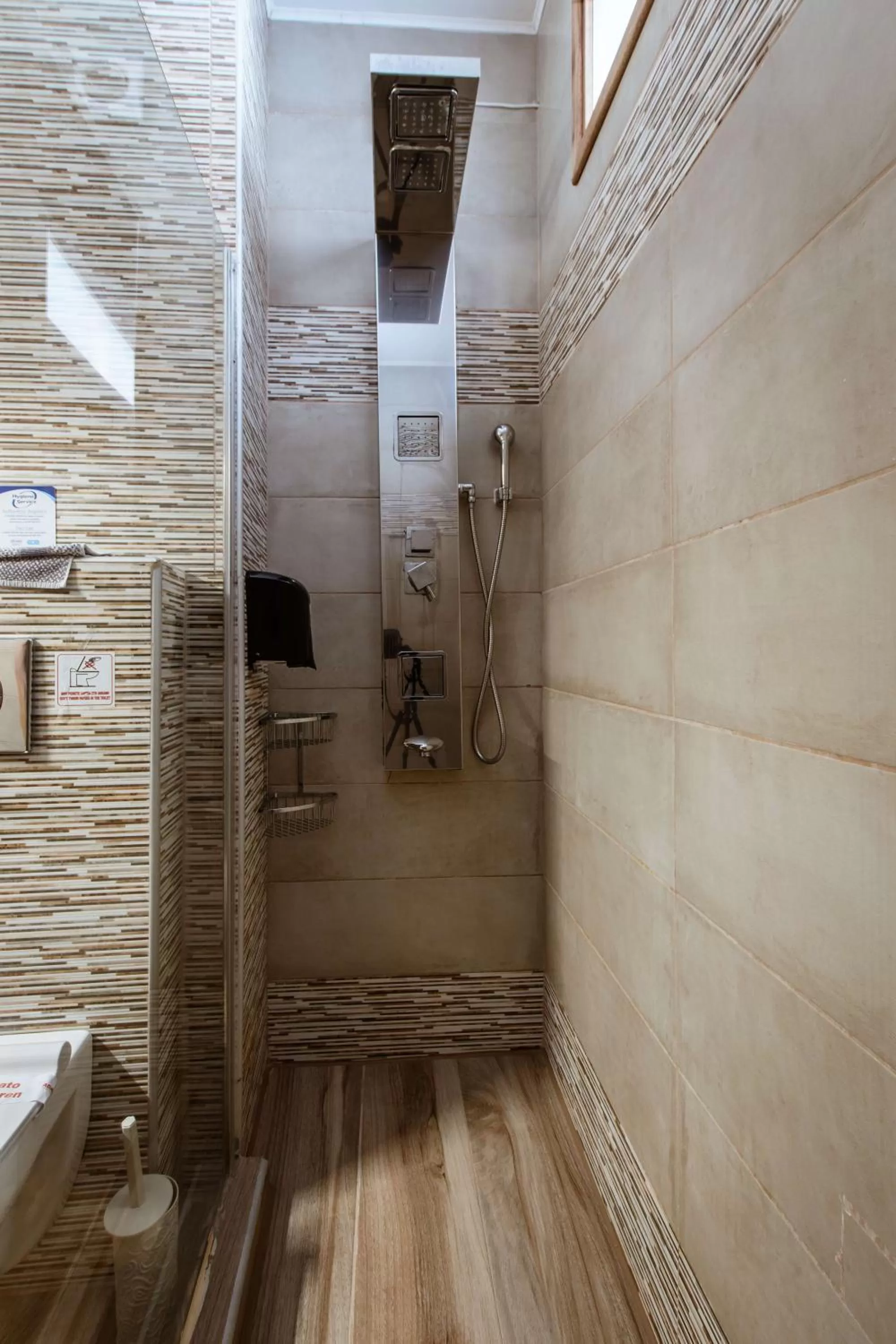 Shower in Deluxe Suites