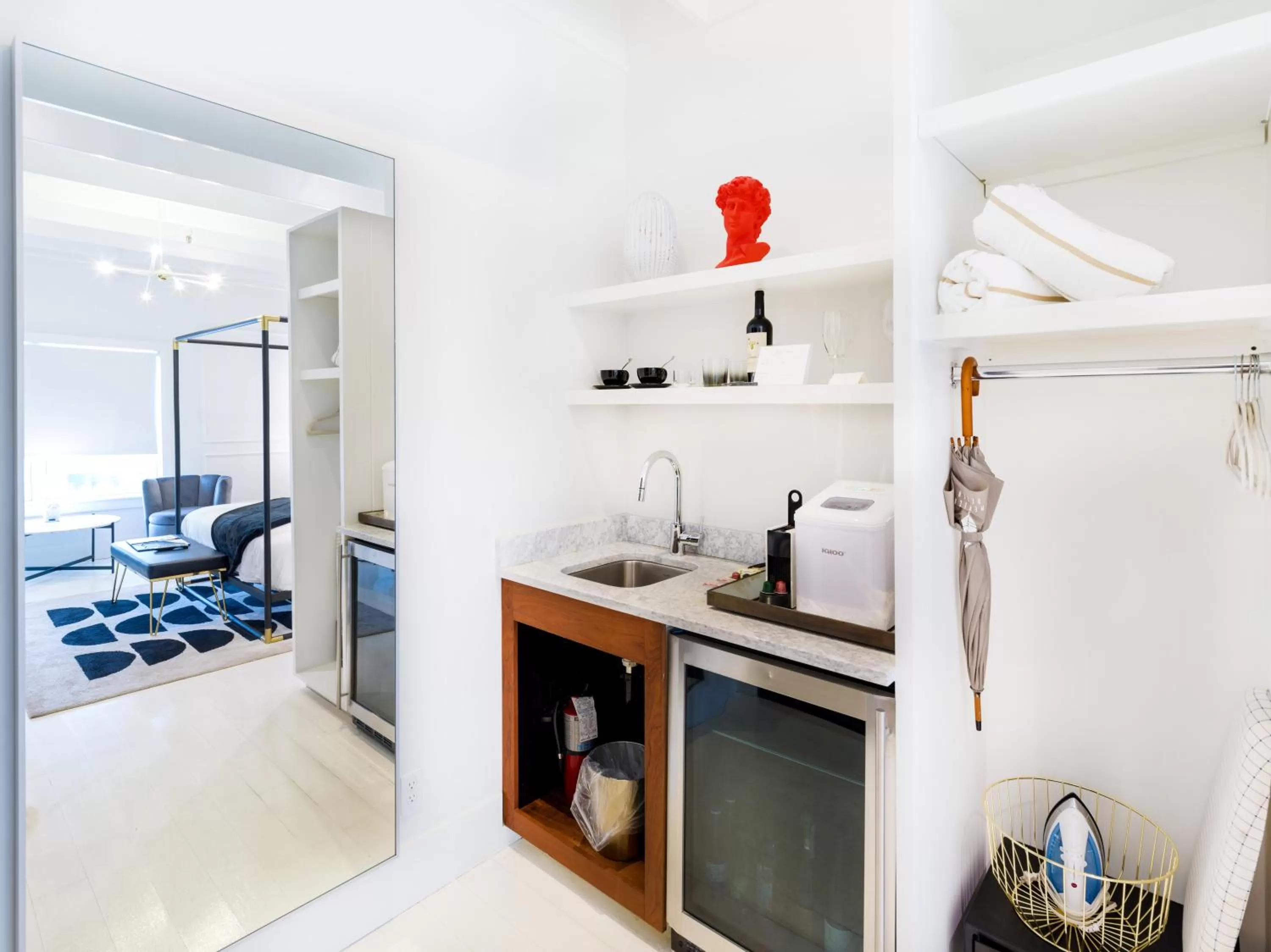 Kitchen or kitchenette, Kitchen/Kitchenette in American Beech Hotel