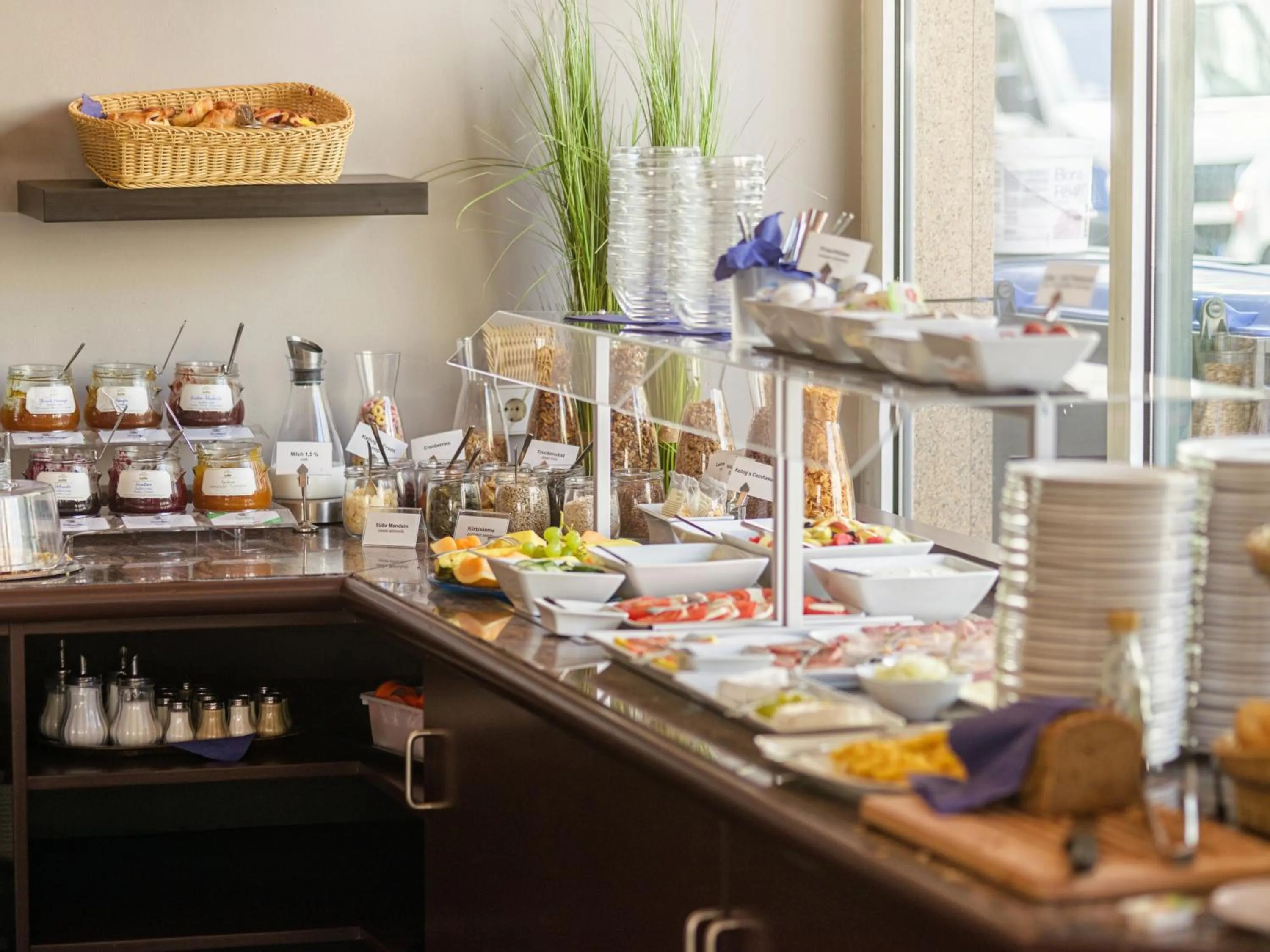 Food and drinks in Hotel Berlin Mitte by Campanile