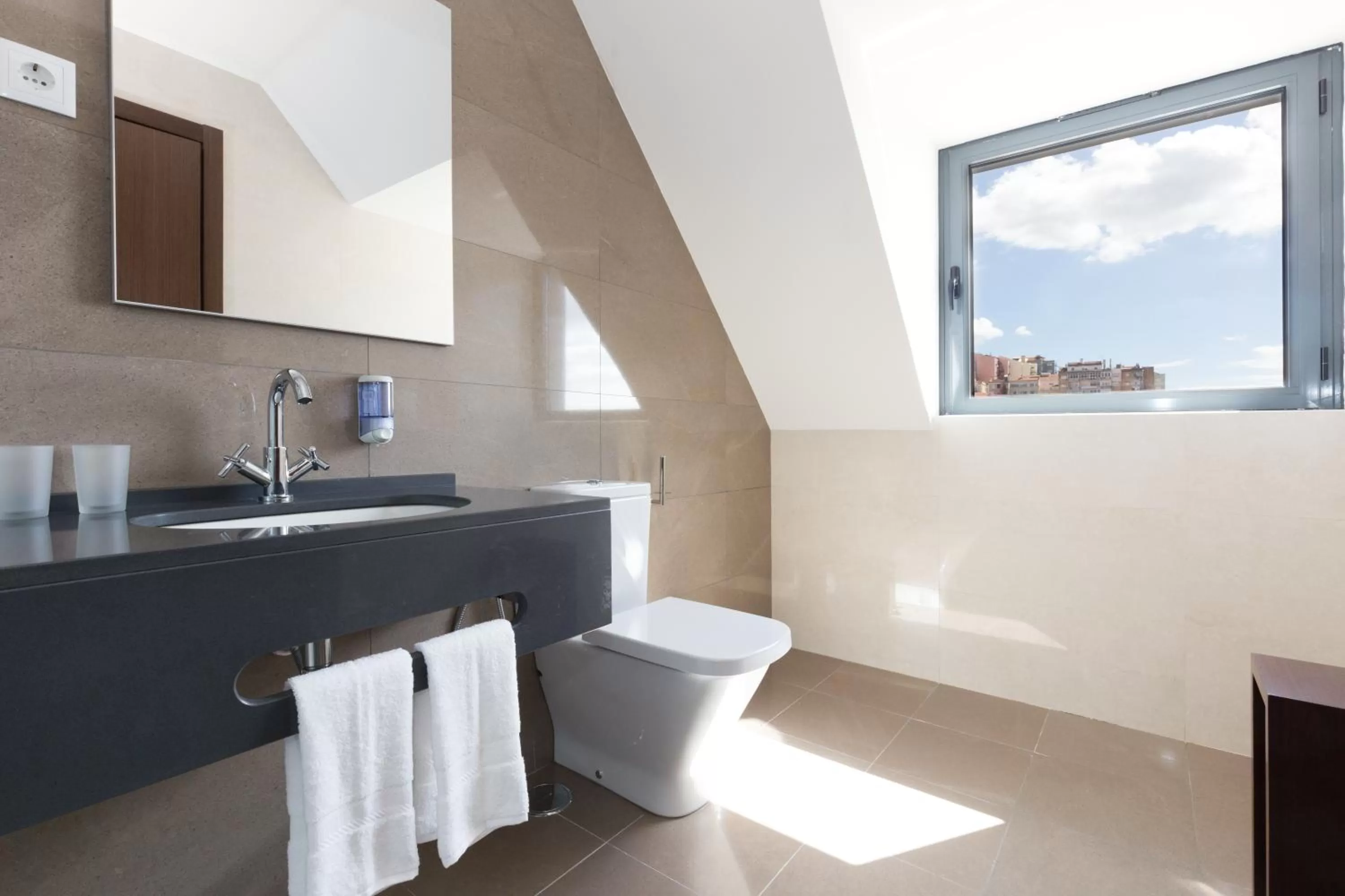 Toilet in Fenicius Charme Hotel