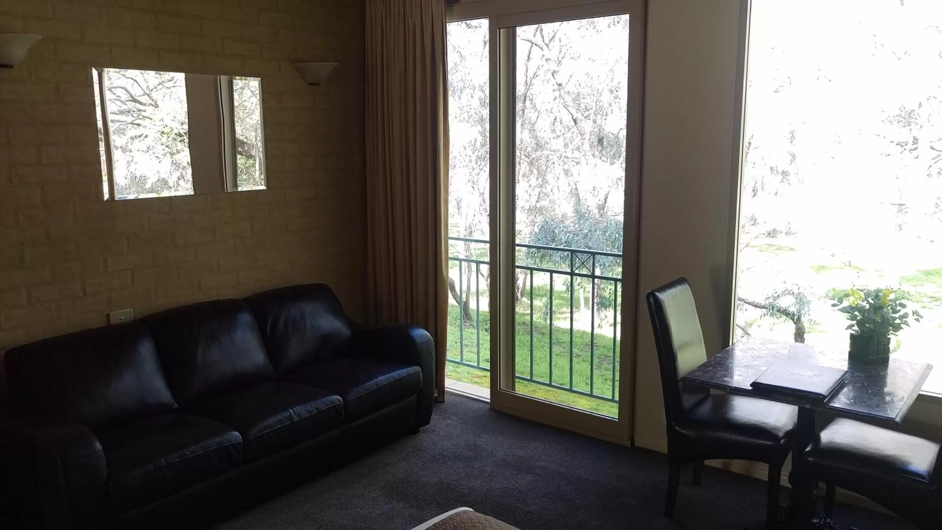 Seating area in Madison Spa Motel - Adults Only