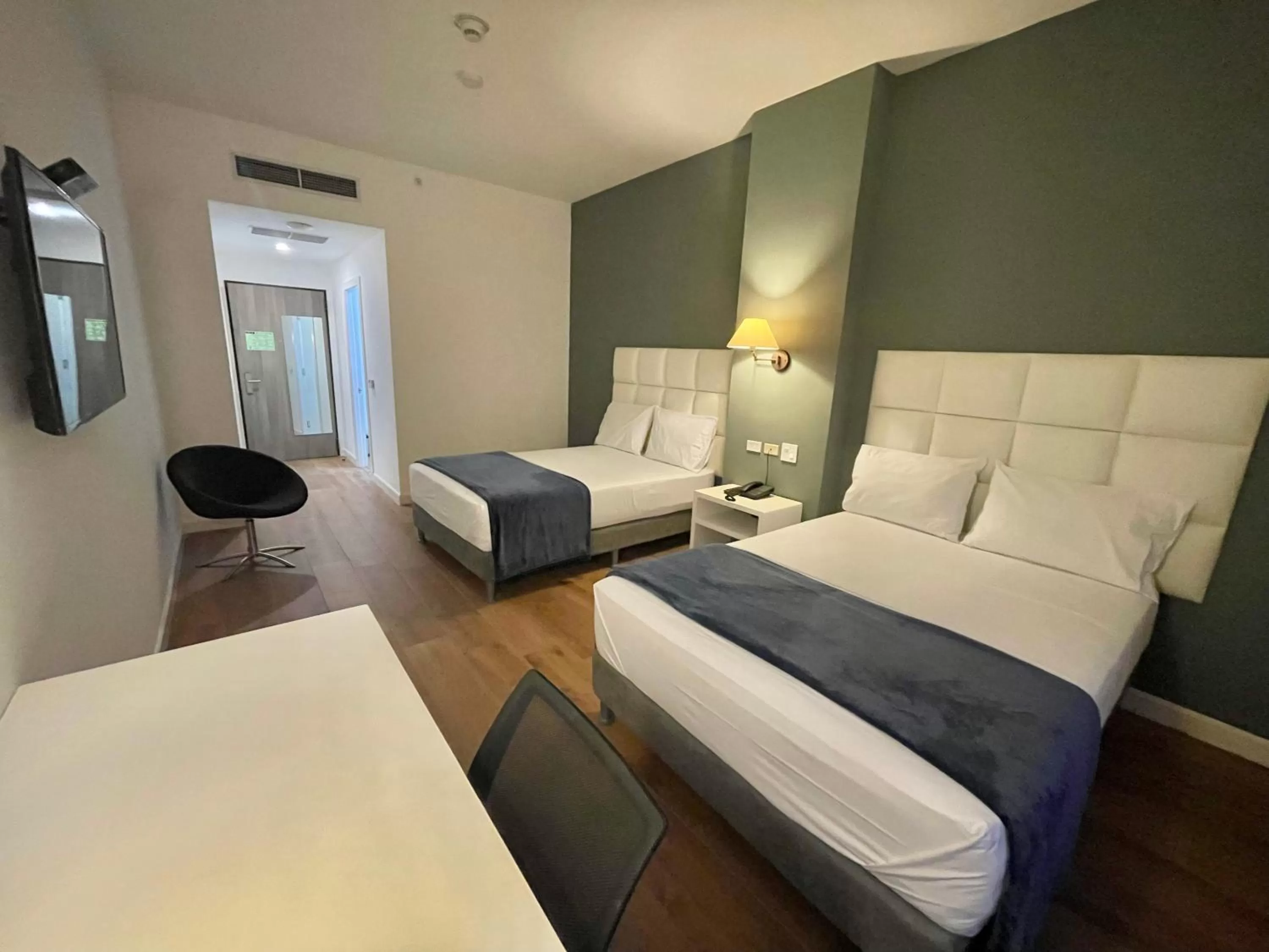 Photo of the whole room, Bed in Hotel Mio Panamá