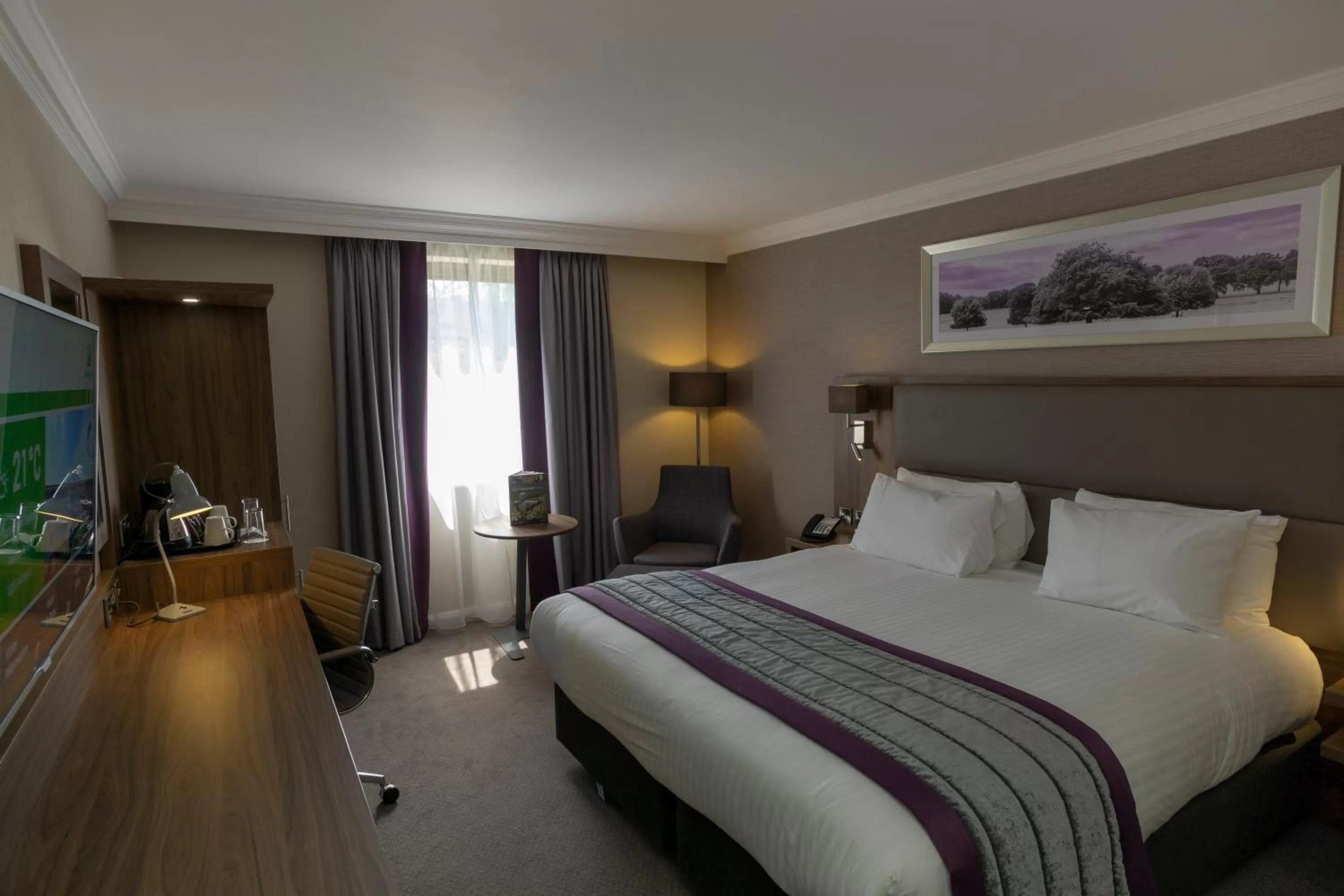 TV and multimedia, Bed in Holiday Inn Nottingham by IHG