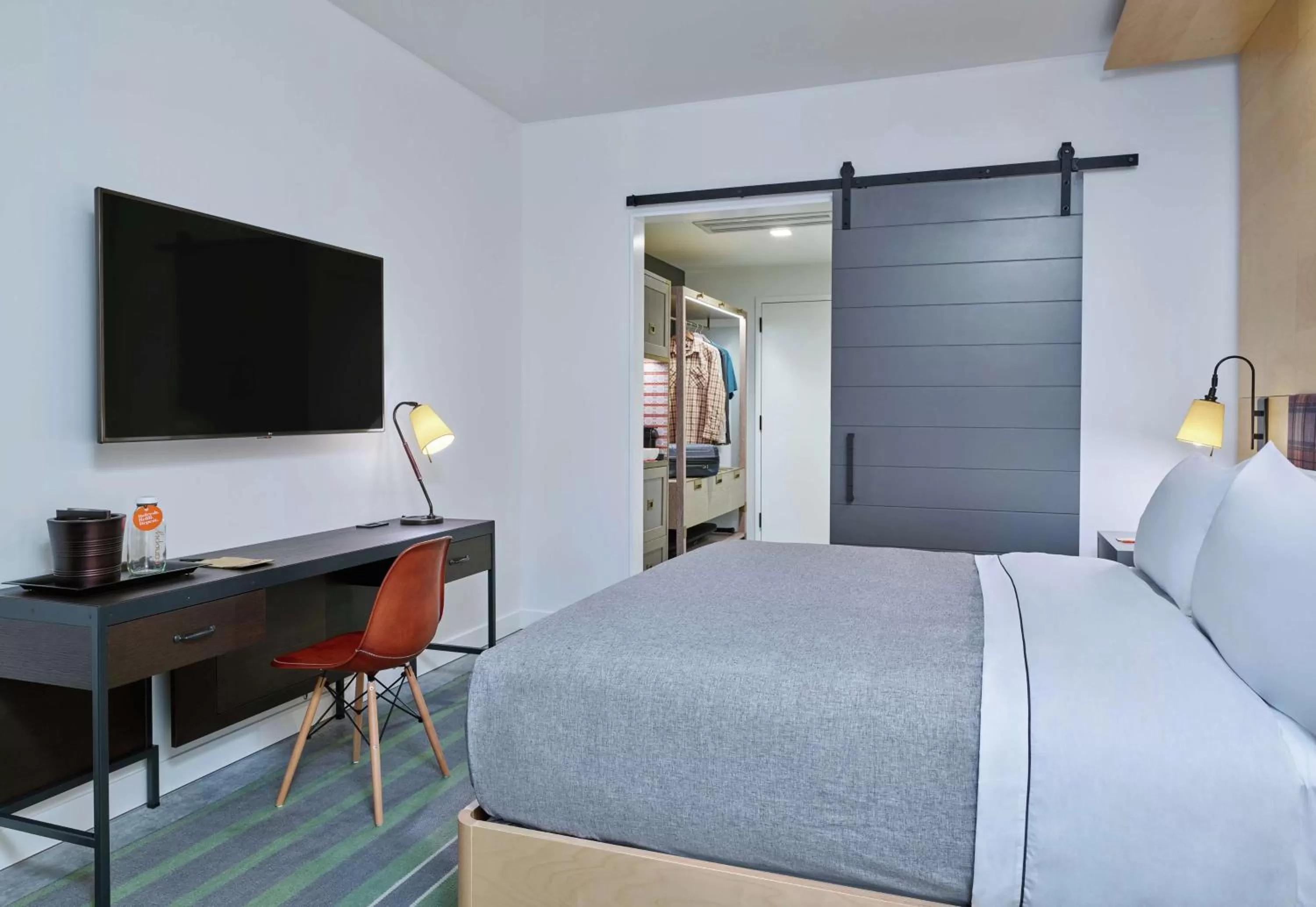 Bedroom, Bed in Canopy by Hilton Portland Pearl District