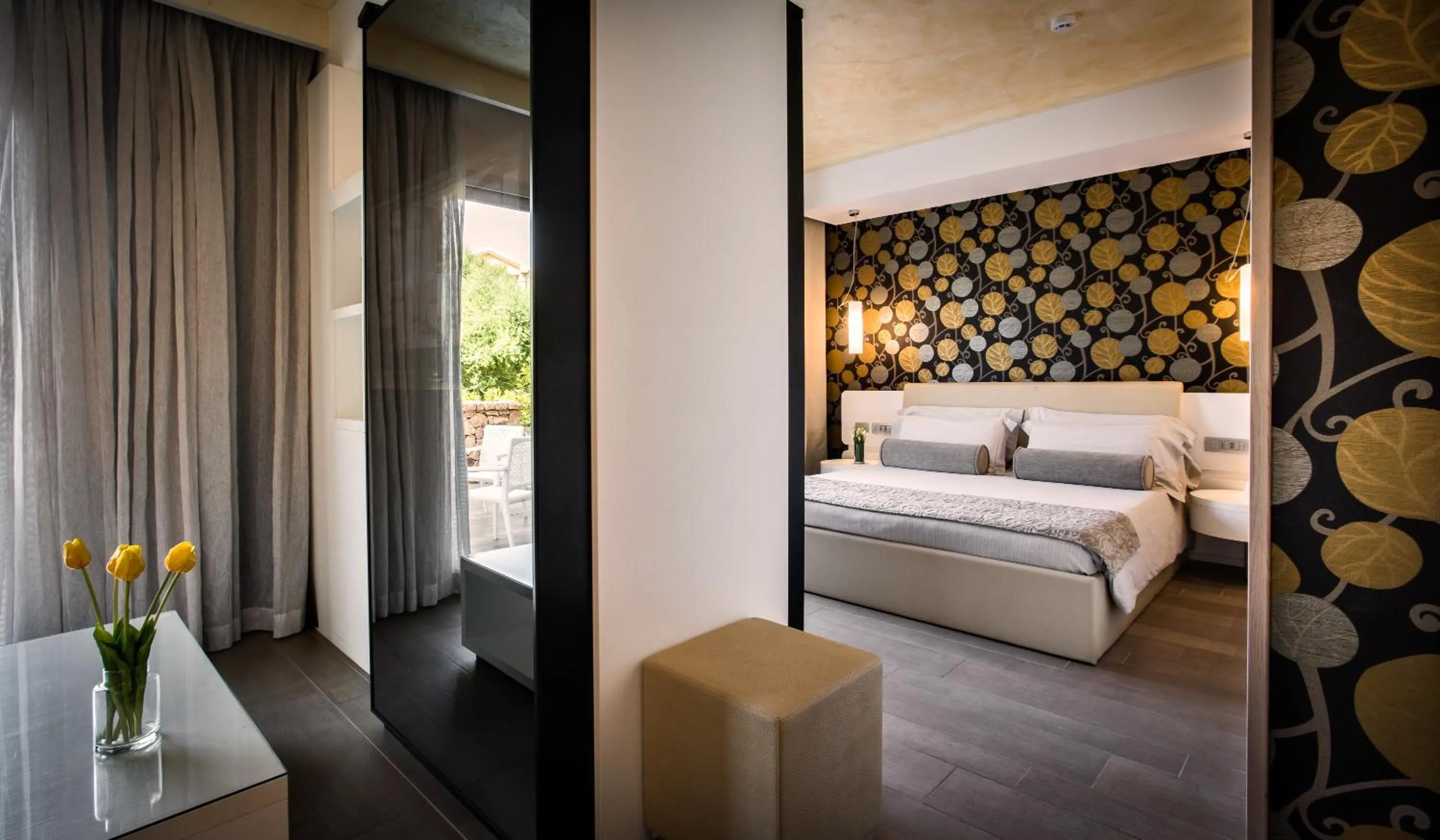 Living room, Bed in Grand Hotel Resort&SPA Ma&Ma - Adults Only