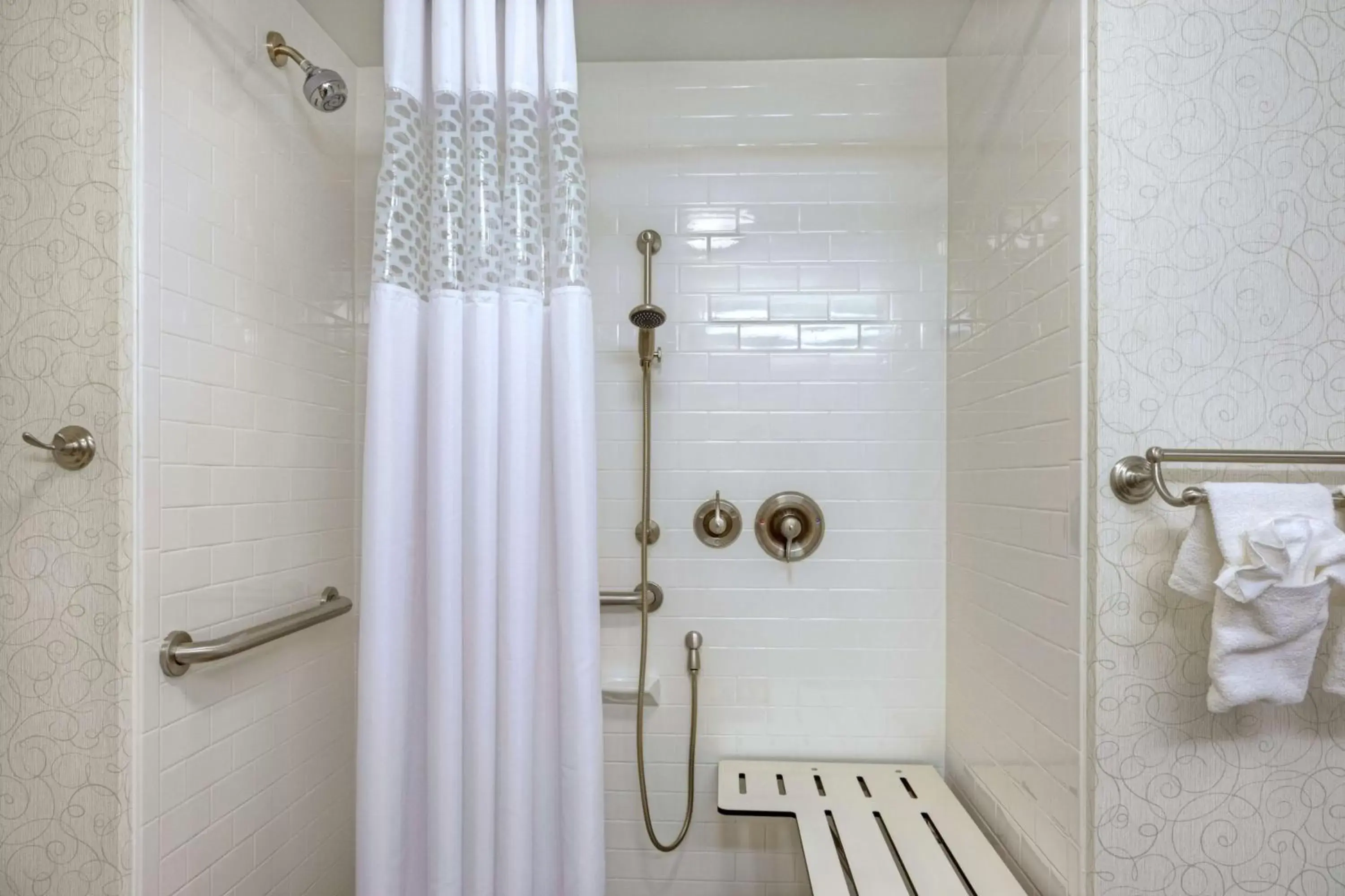 Queen Room with Two Queen Beds - Roll In Shower/Non-Smoking With Ocean View in Hampton Inn Bar Harbor Queen Room with Two Queen Beds - Roll In Shower/Non-Smoking With Ocean View in Hampton Inn Bar Harbor