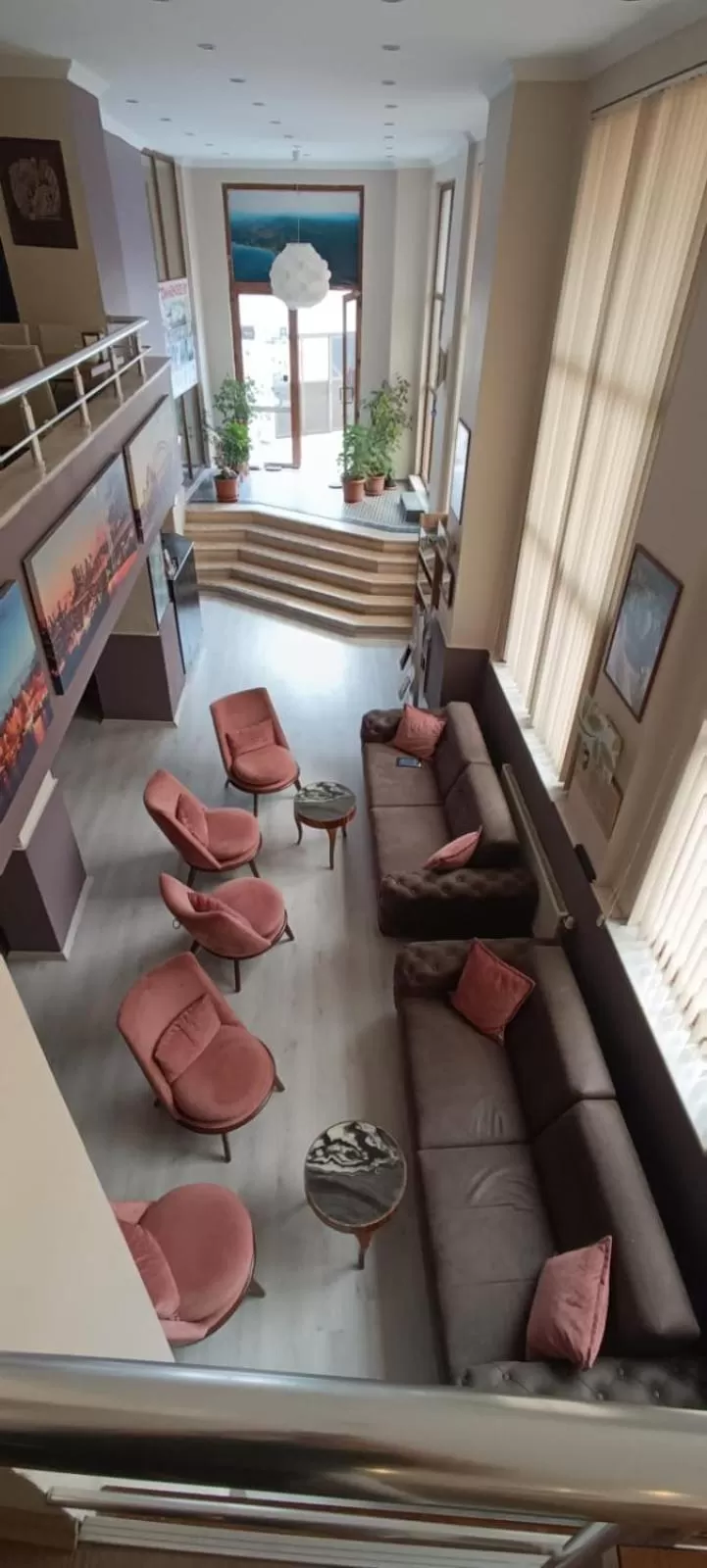 TV and multimedia in Hotel Crowded House