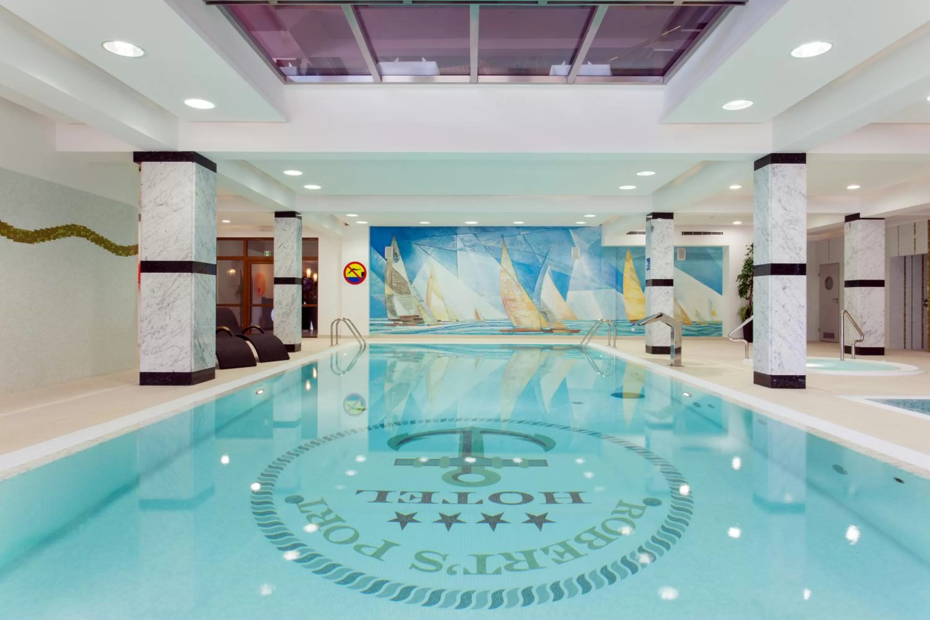 Pool view in Hotel Robert's Port