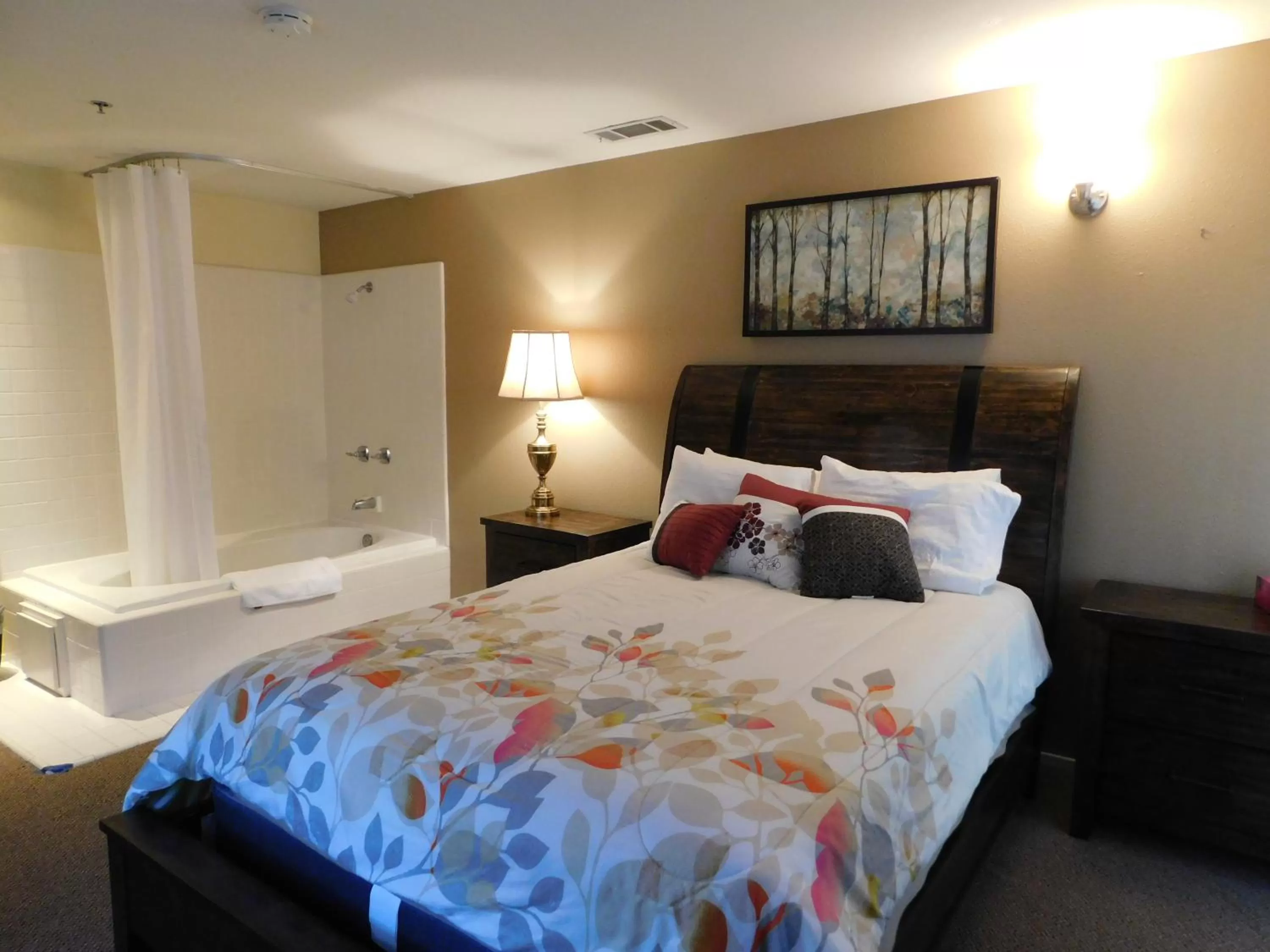 Bed in Freeport Wine Country Inn