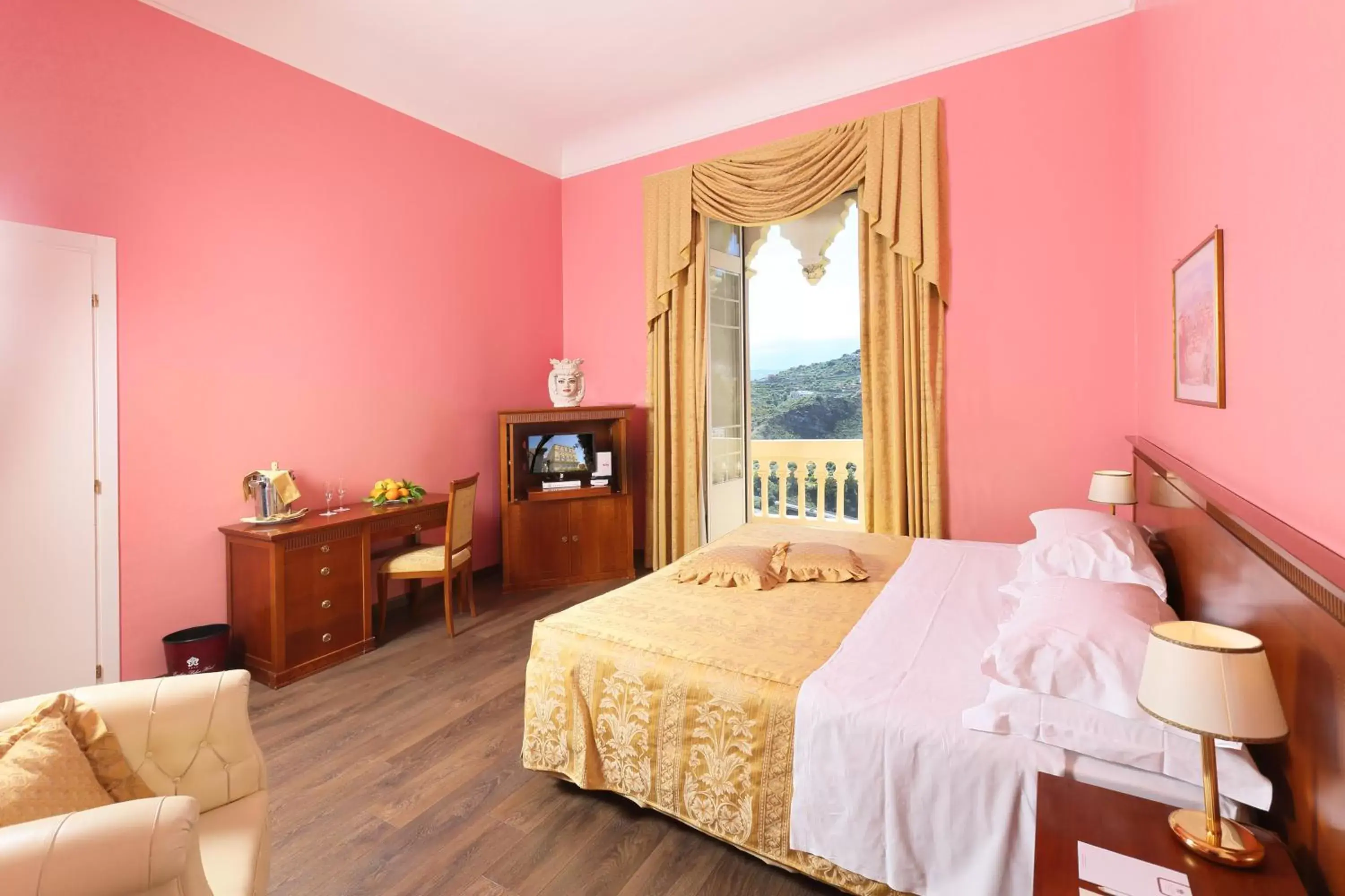 Superior Double Room in Excelsior Palace Hotel Superior Double Room in Excelsior Palace Hotel