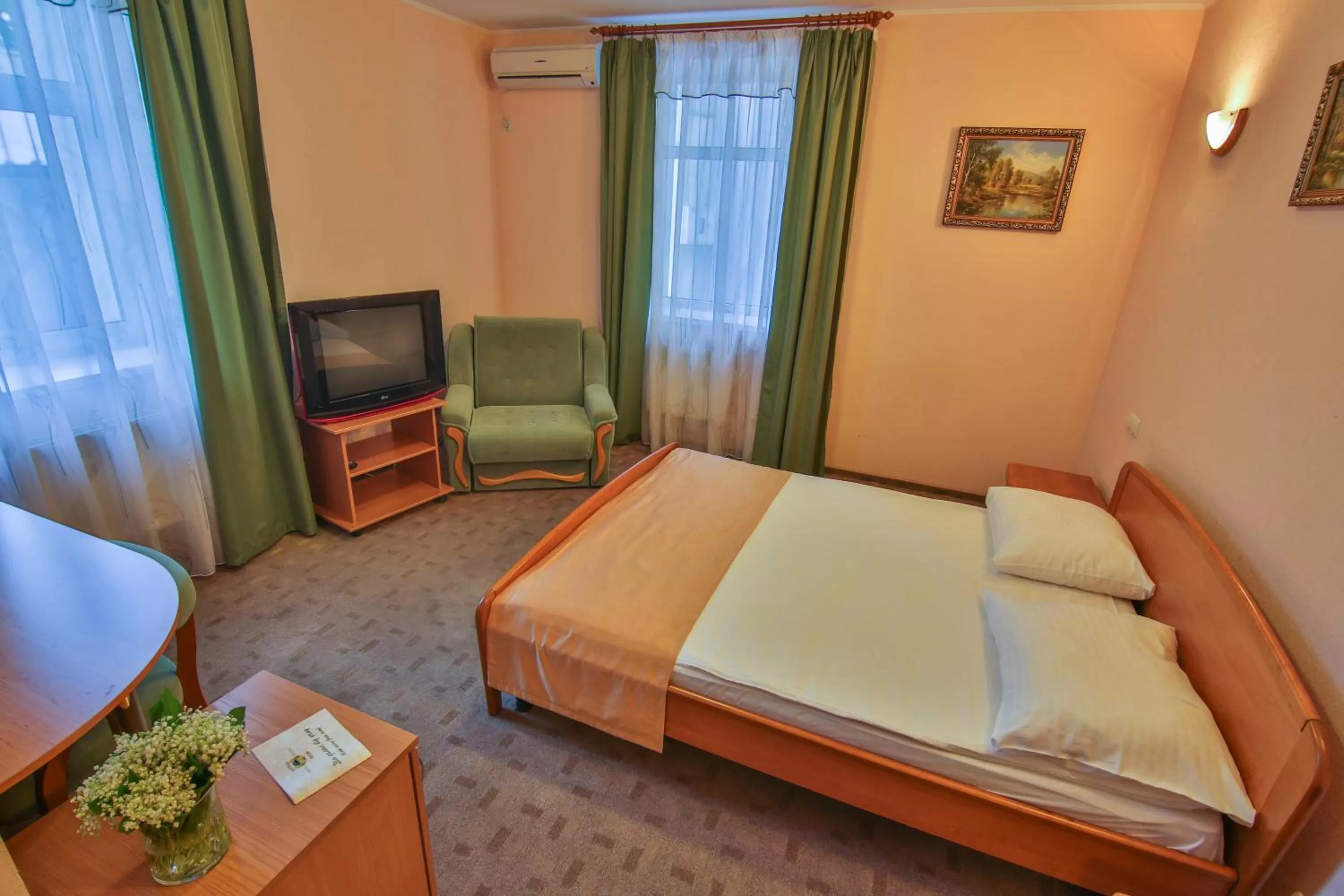 TV and multimedia, Bed in Ukraina Hotel