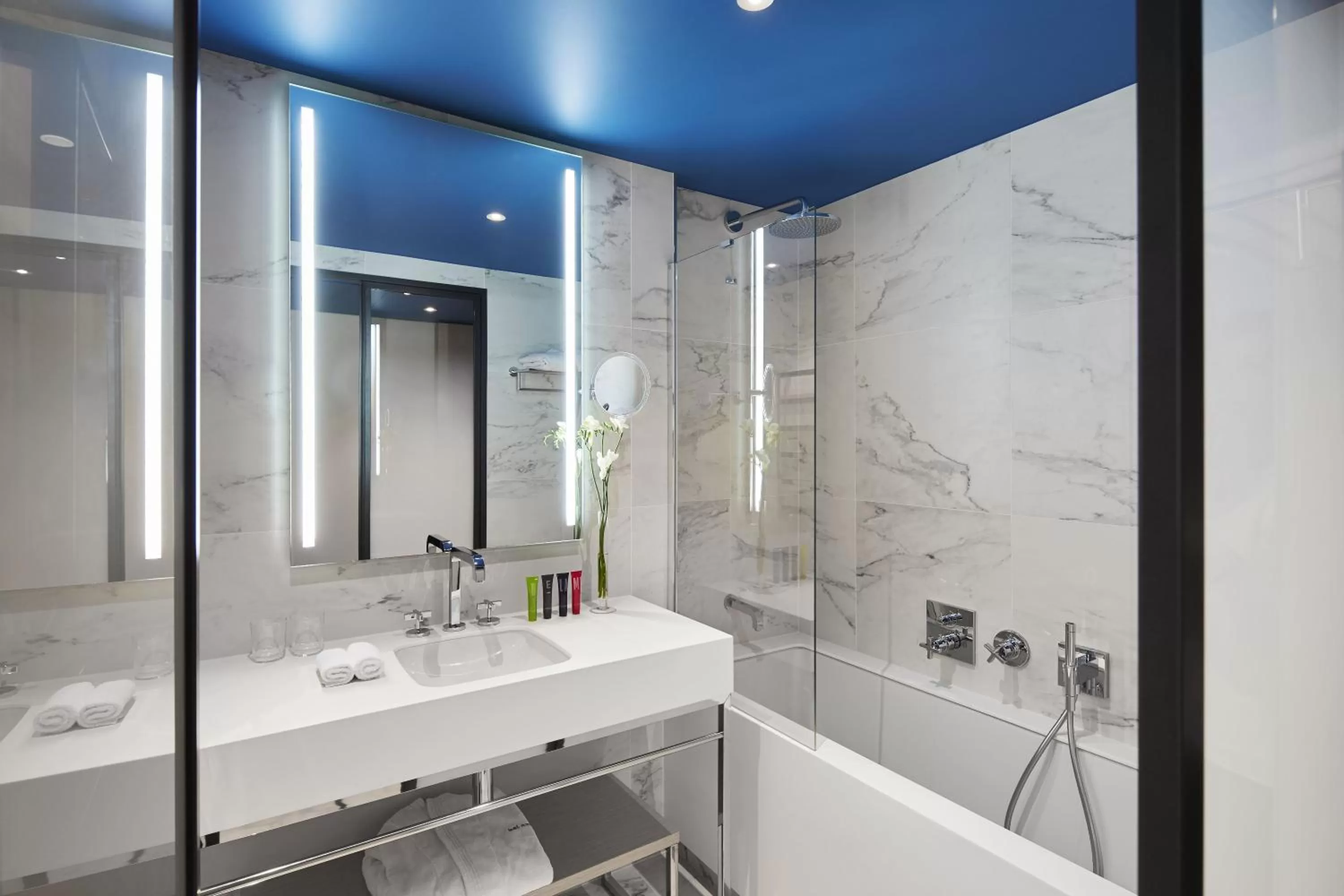 Bathroom in Hôtel Bel Ami