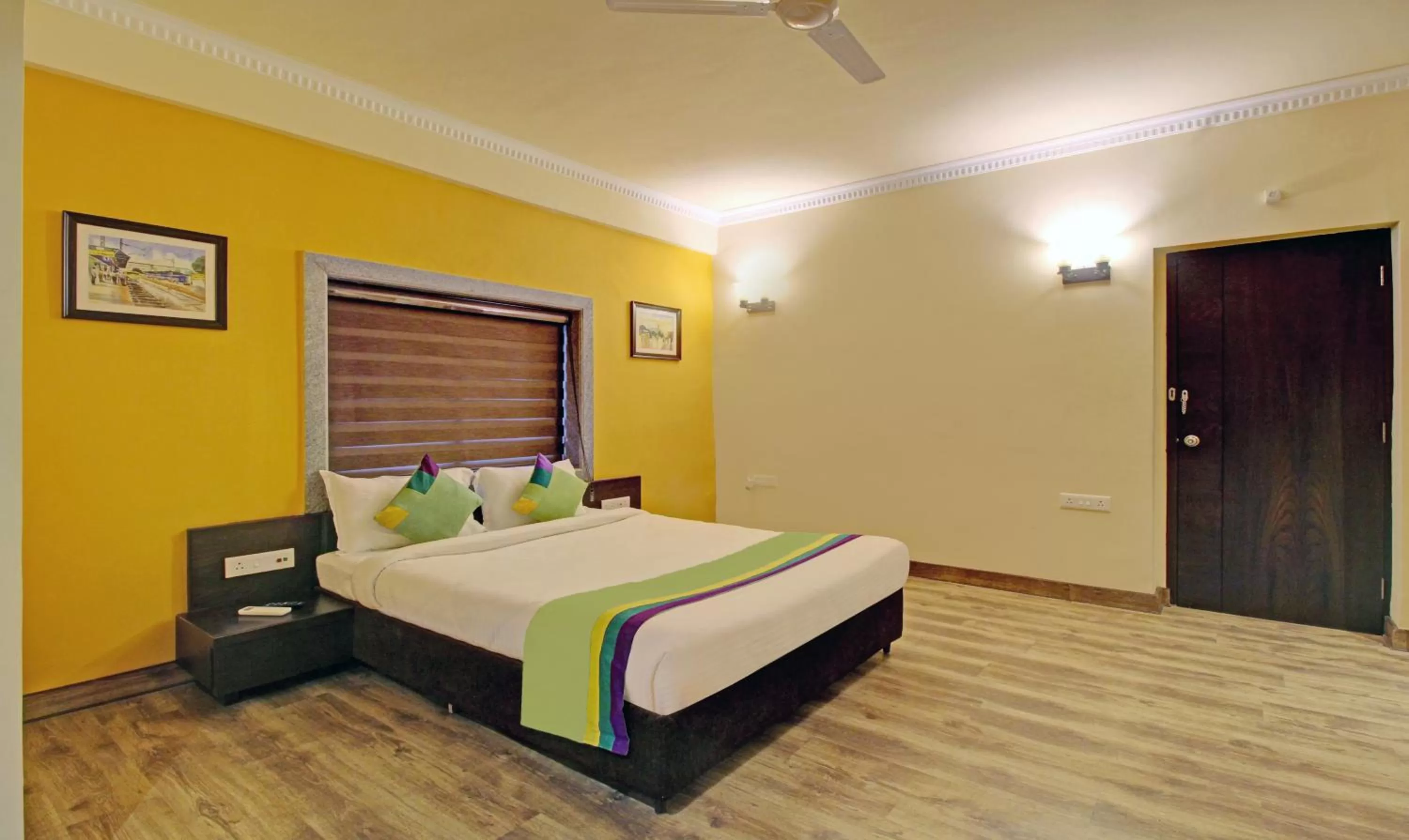 Photo of the whole room, Bed in Treebo ASL Prime, Gariahat