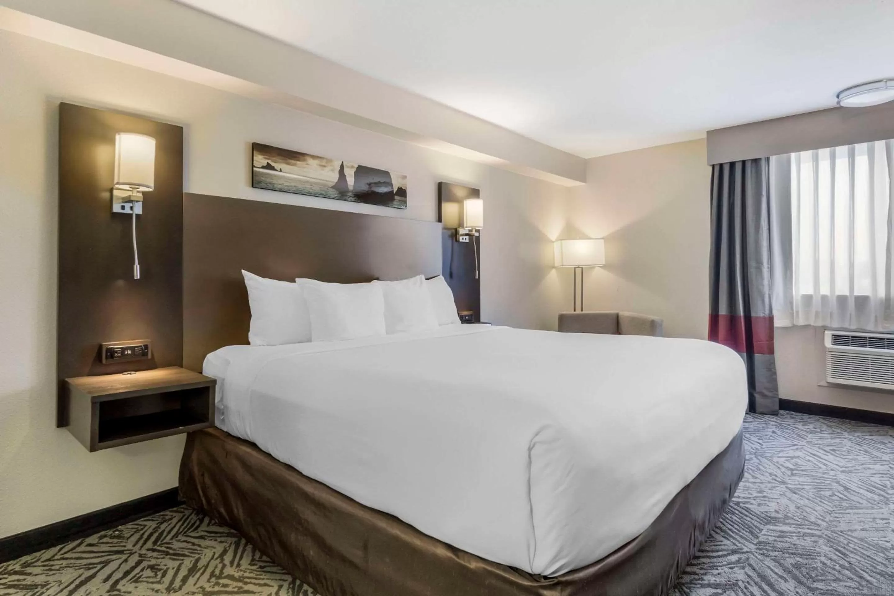 Bedroom, Bed in Comfort Inn & Suites Pacific - Auburn