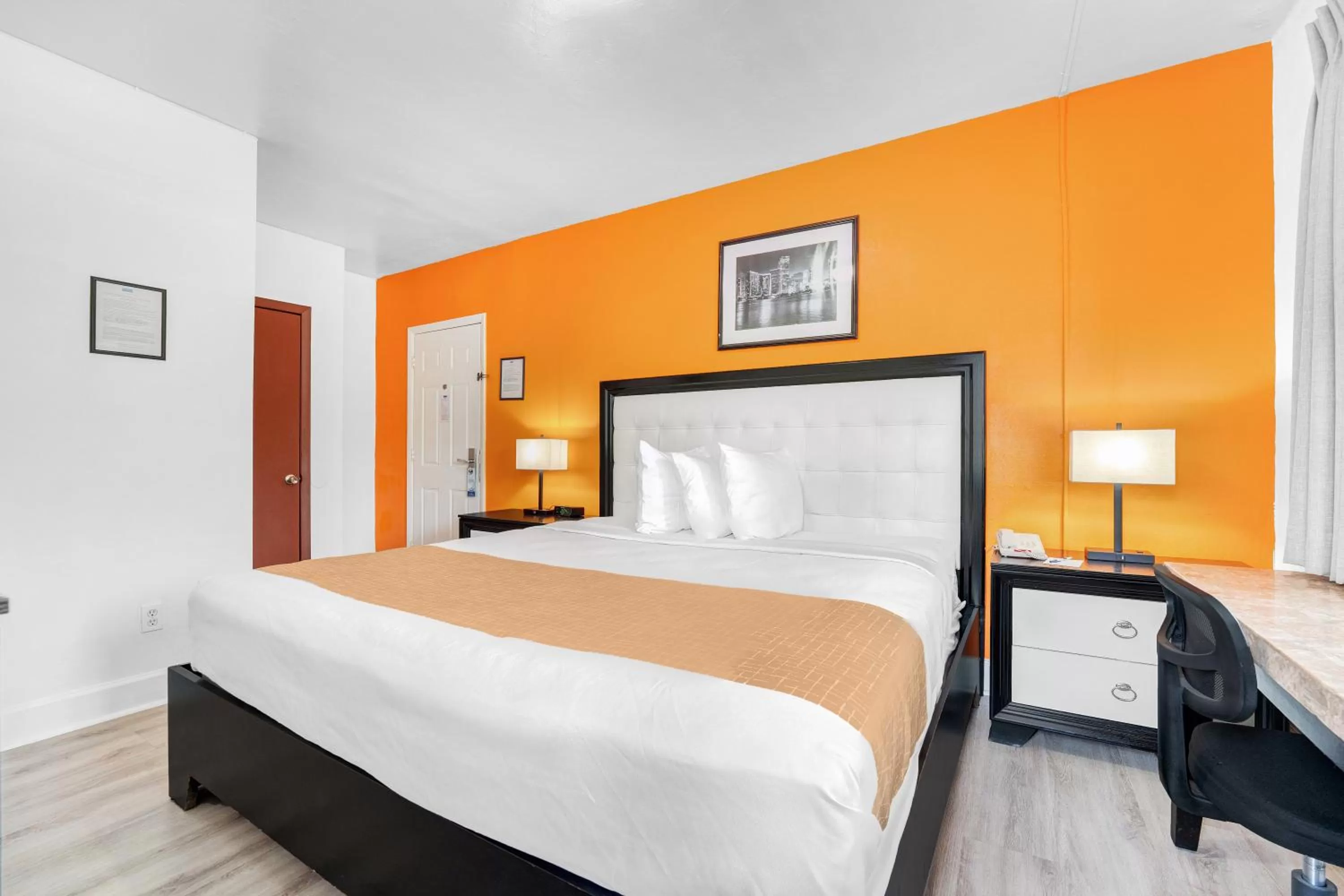 Photo of the whole room, Bed in Travelodge by Wyndham Miami Biscayne Bay