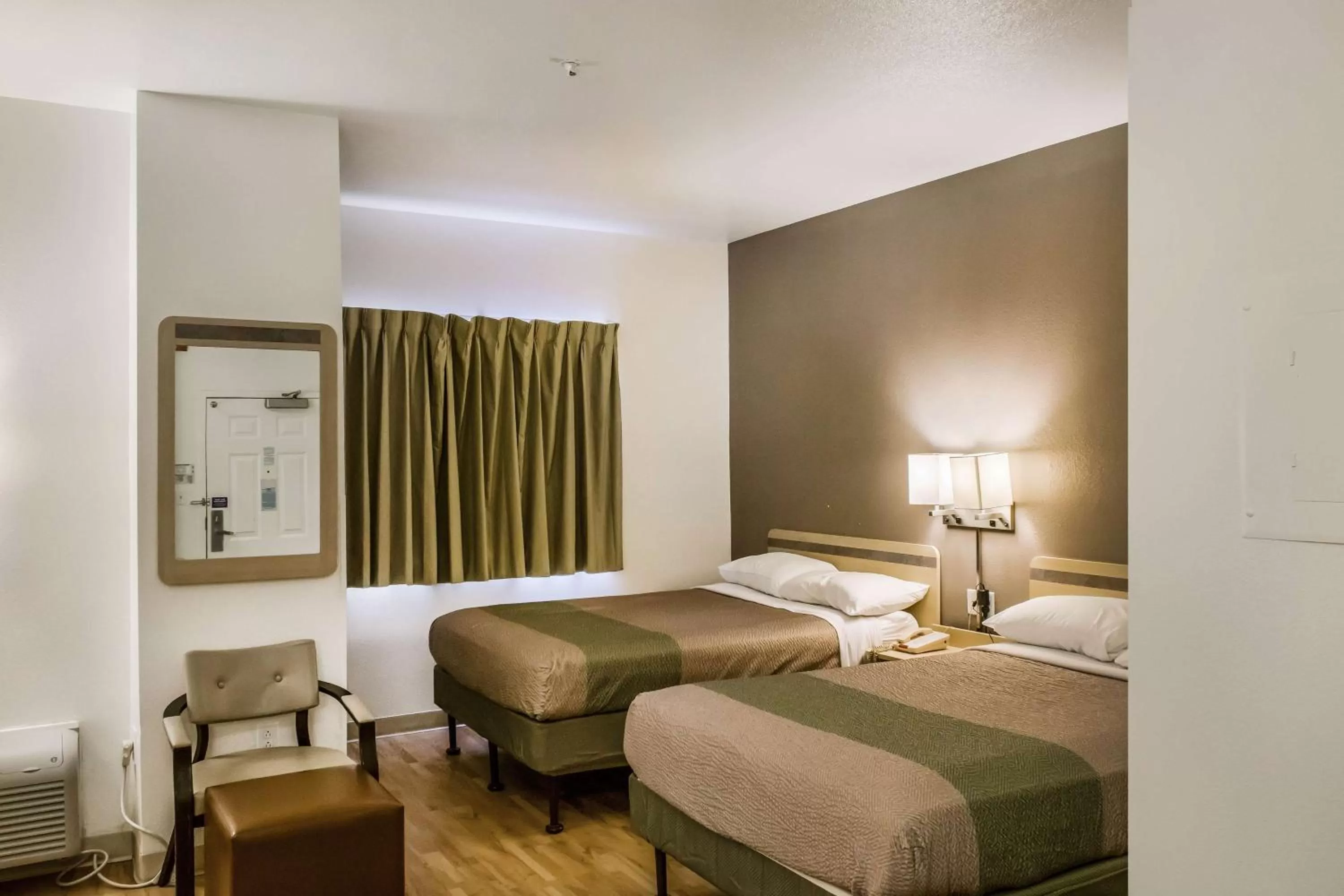 Bedroom in Motel 6 Fishers, In - Indianapolis