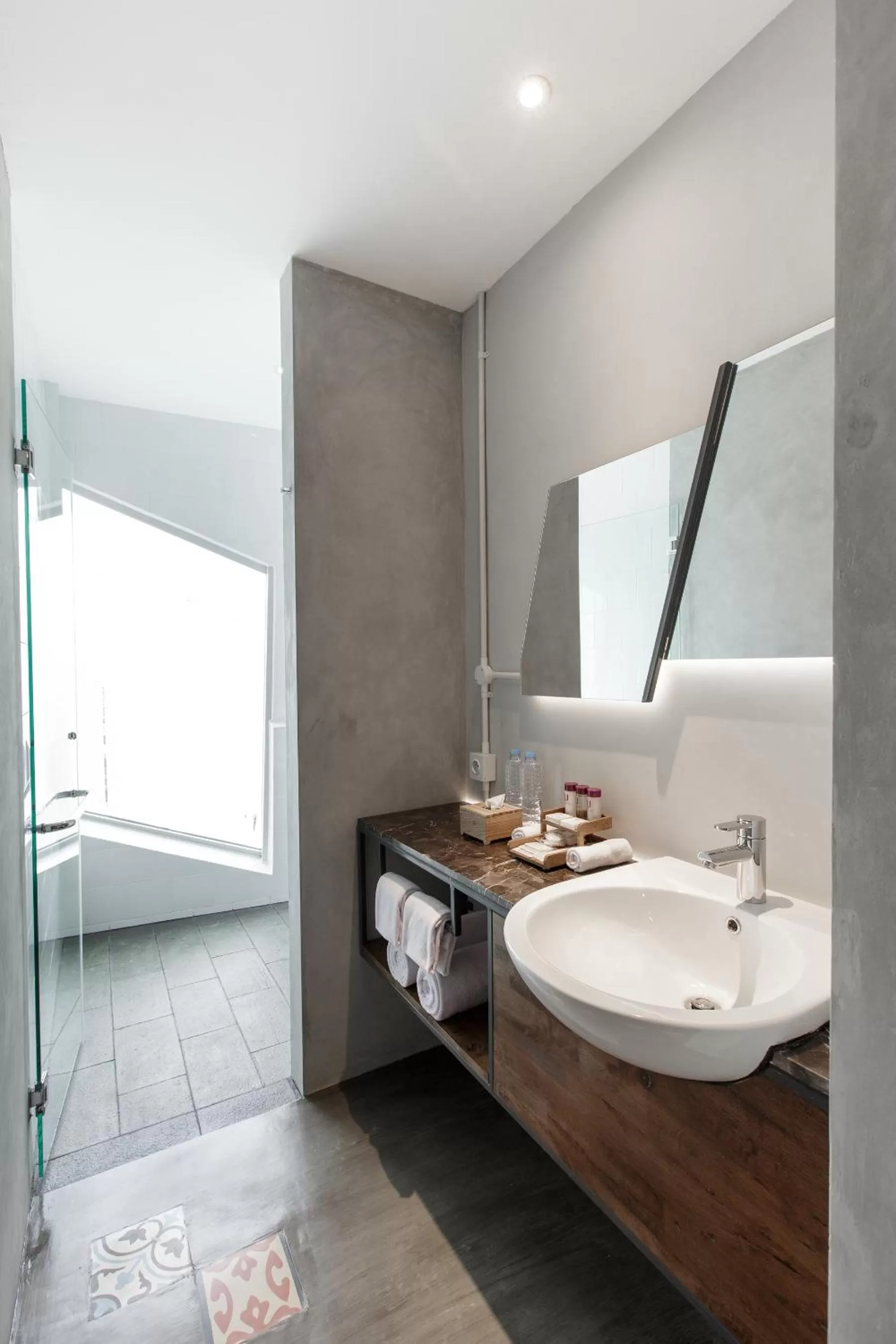 Bathroom, Bed in Janevalla Bandung