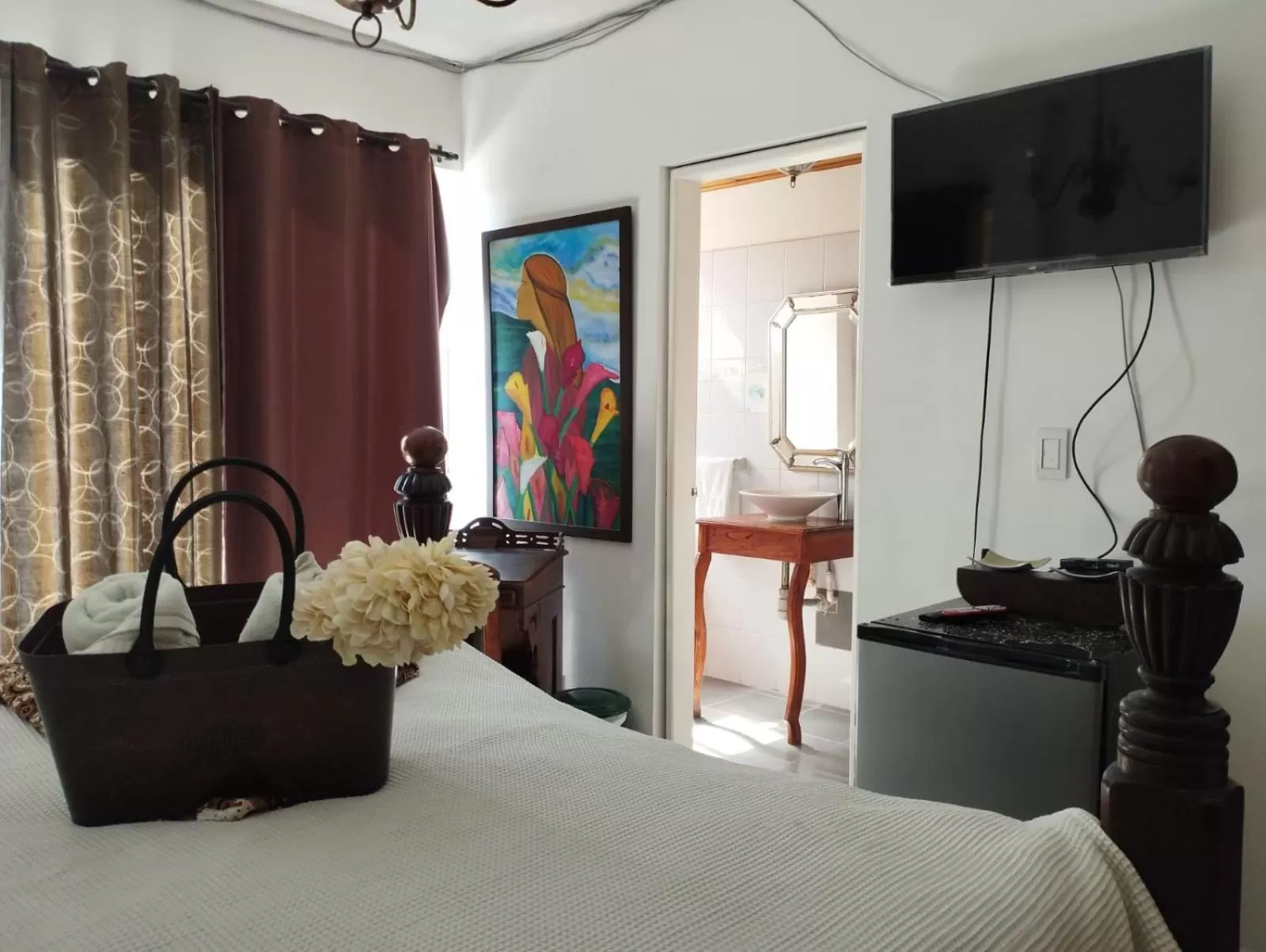 TV and multimedia, Bed in Sunset Paradise