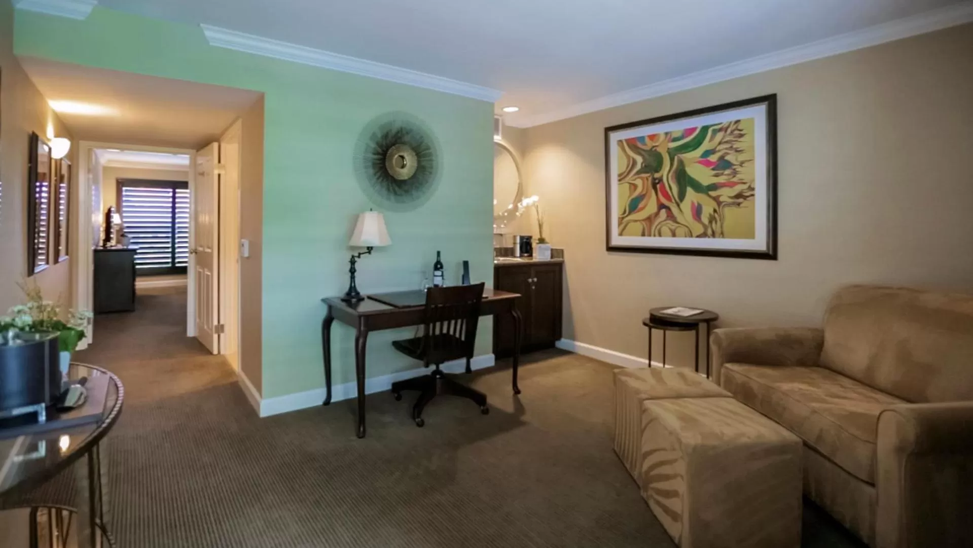 Photo of the whole room in Cupertino Hotel