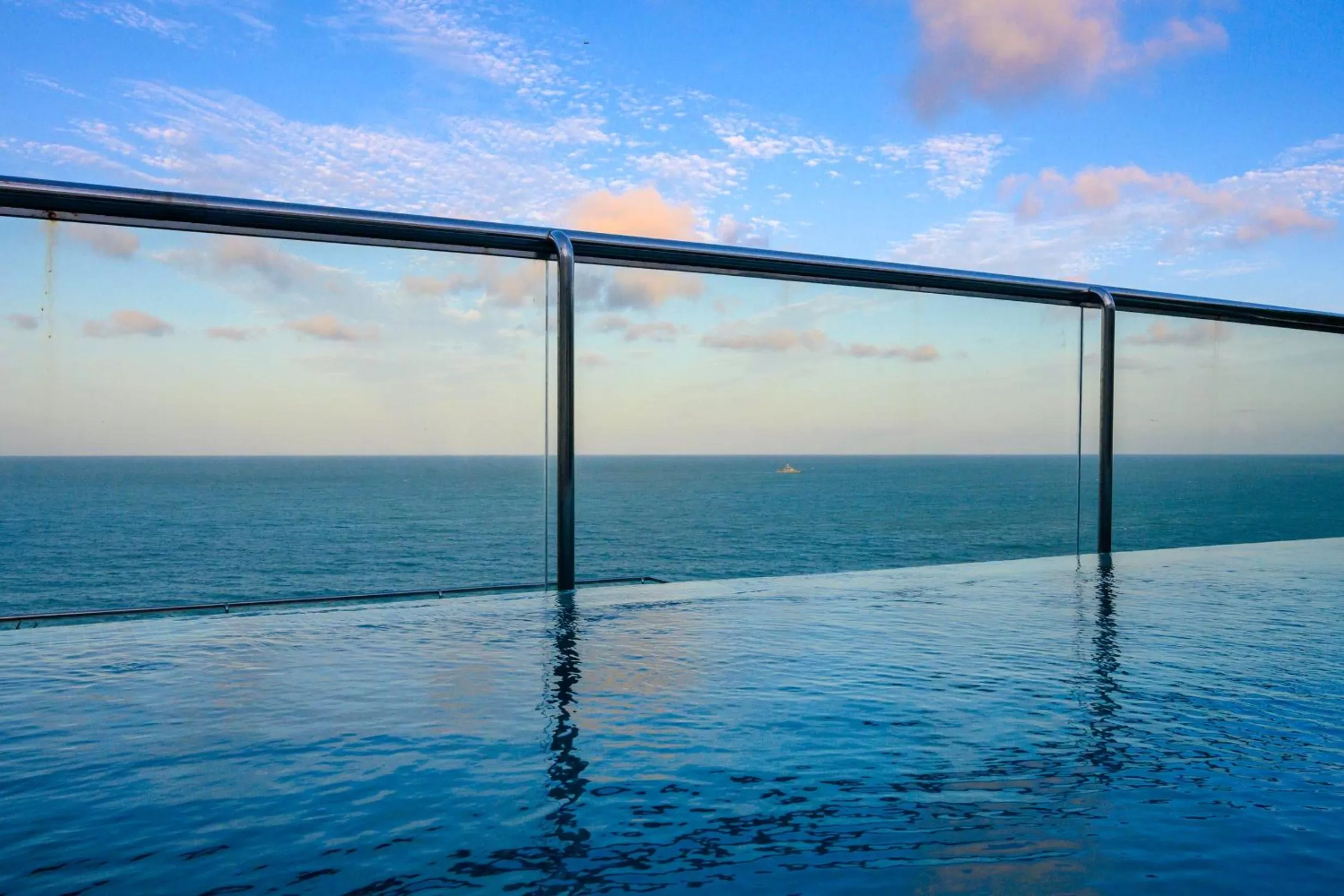 Vogal Luxury Beach Hotel & SPA