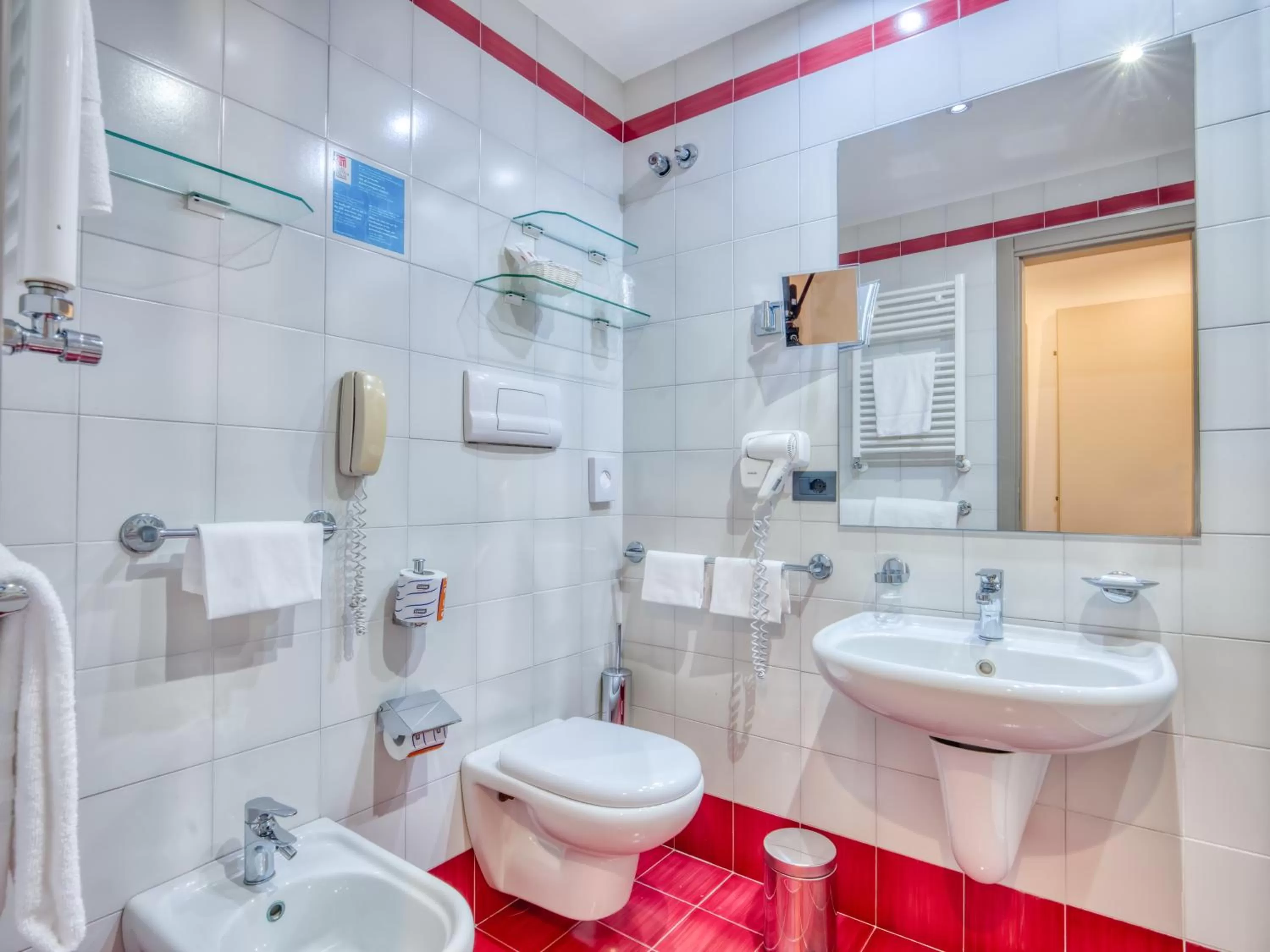 Bathroom in Hotel Antares