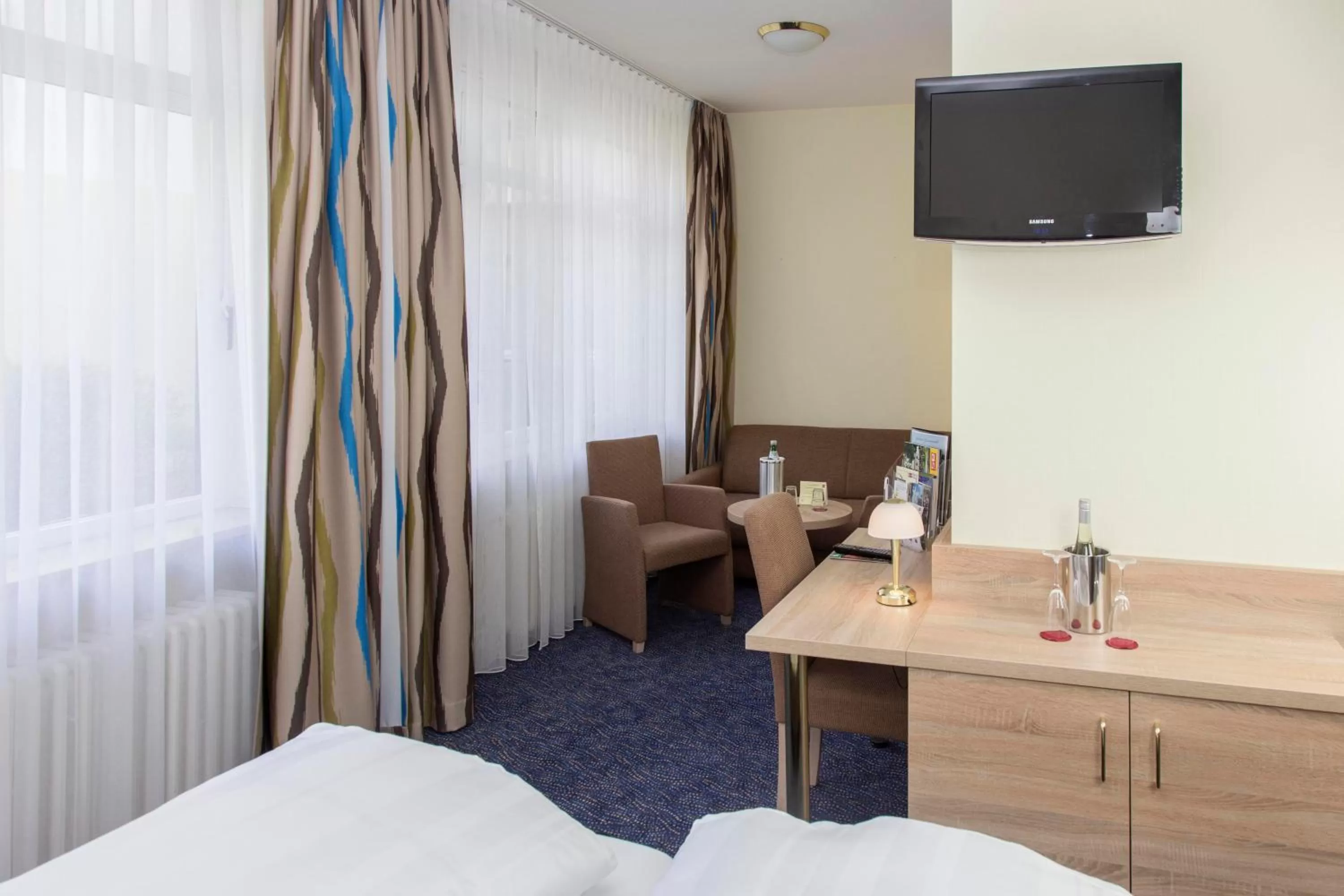 Bedroom, Bed in Seehotel Grunewald