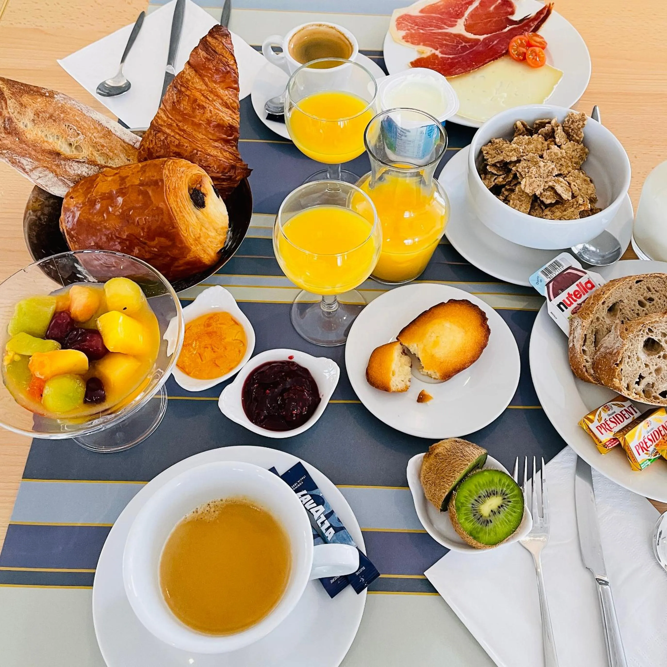 Breakfast in Hotel Restaurant Santiago