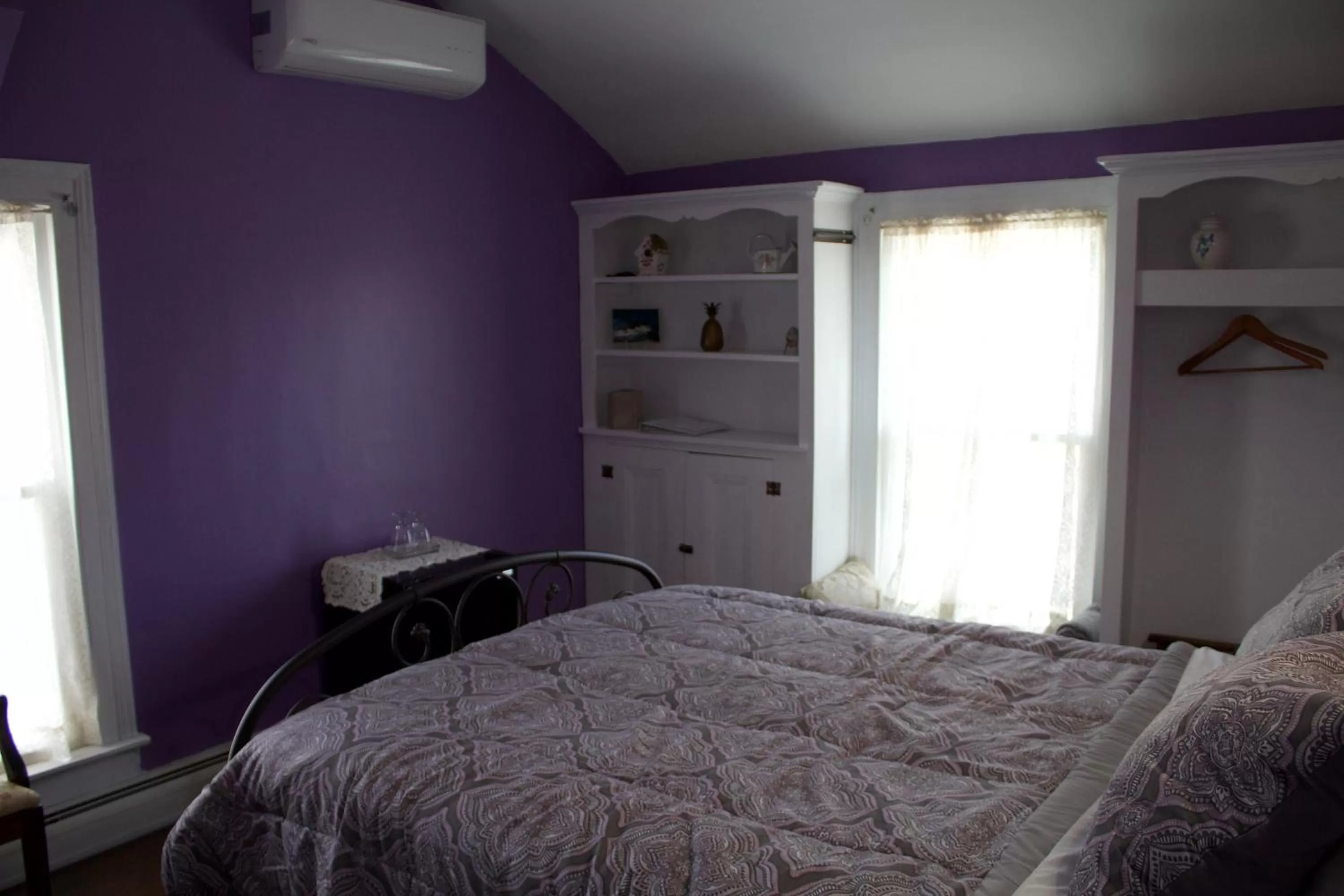 Bedroom, Bed in The Gridley Inn B&B