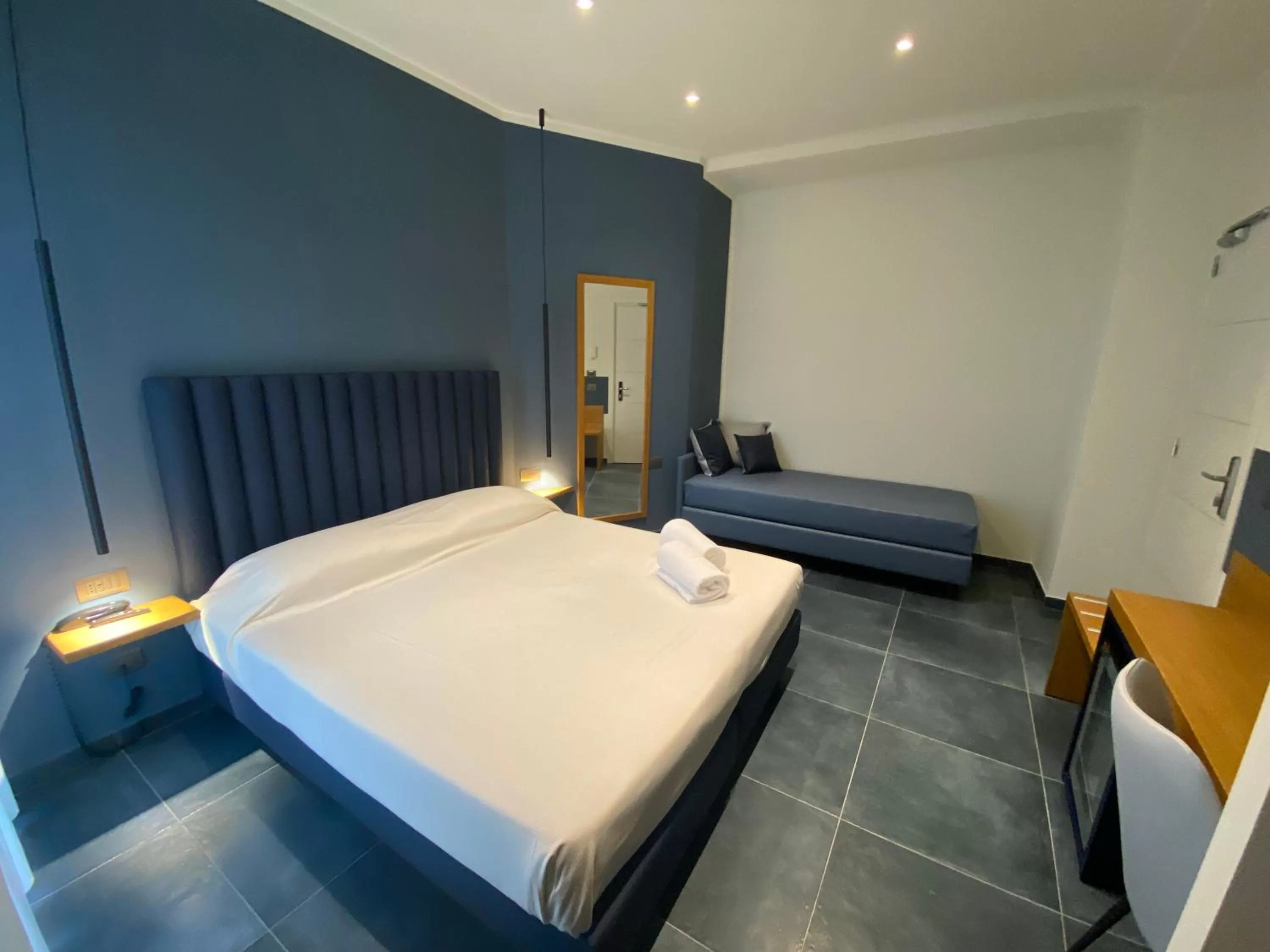 Photo of the whole room, Bed in Hotel Garden