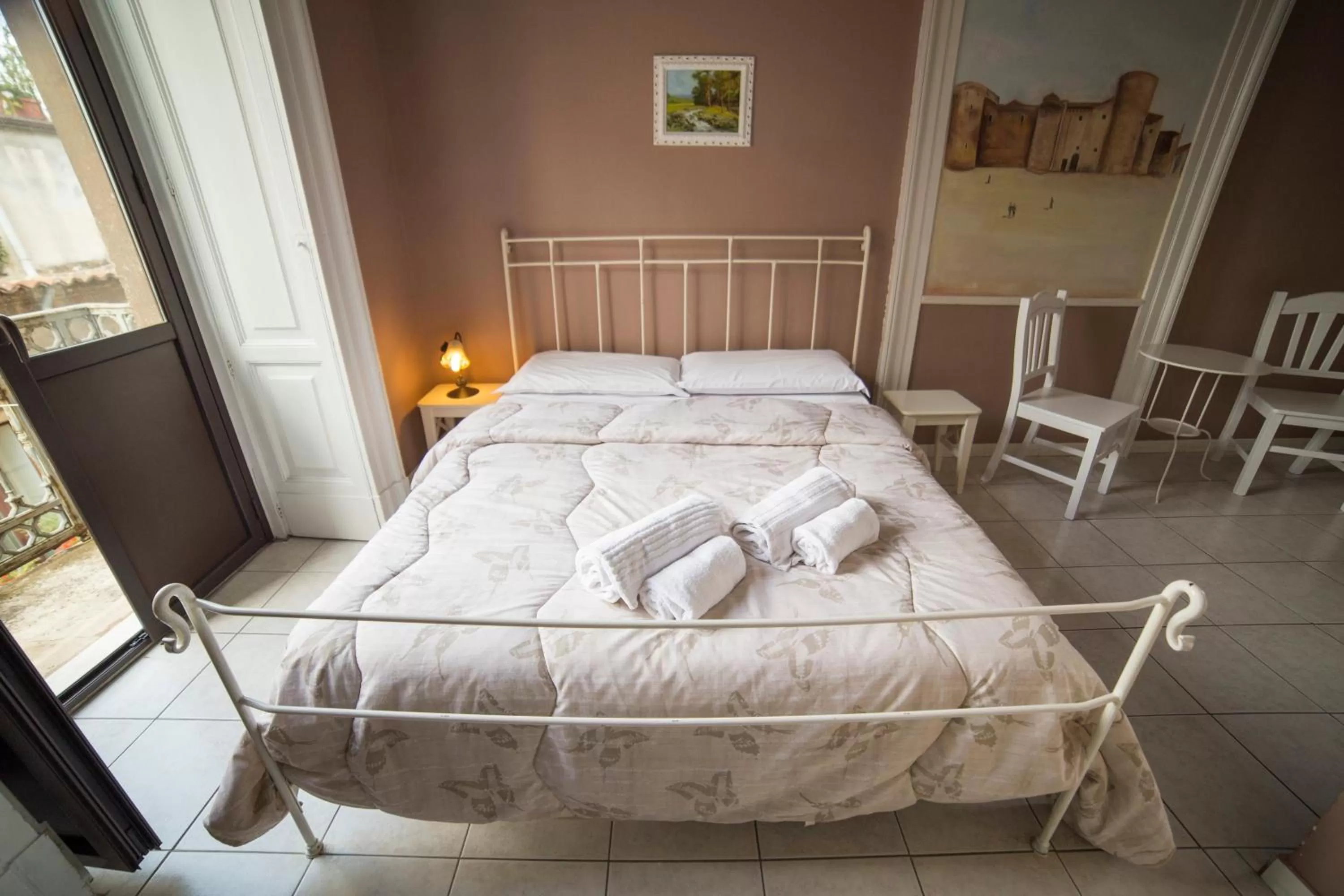 Photo of the whole room, Bed in Hotel Biscari