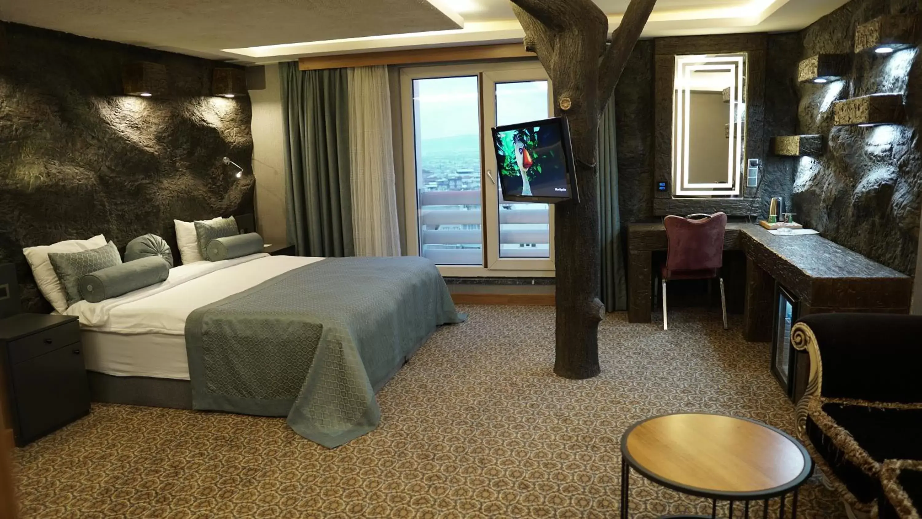 Deluxe Queen Room in Green Prusa Hotel Deluxe Queen Room in Green Prusa Hotel