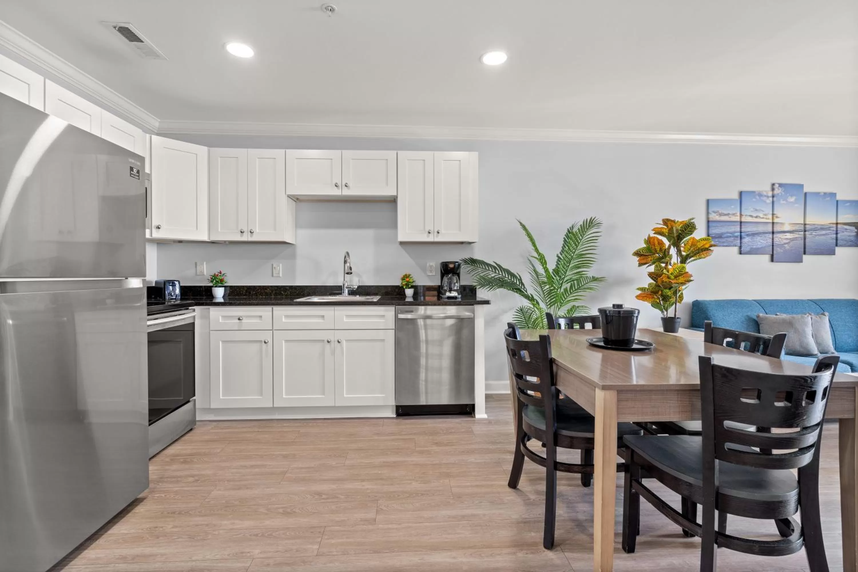 kitchen, Kitchen/Kitchenette in Ocean Escape Condos