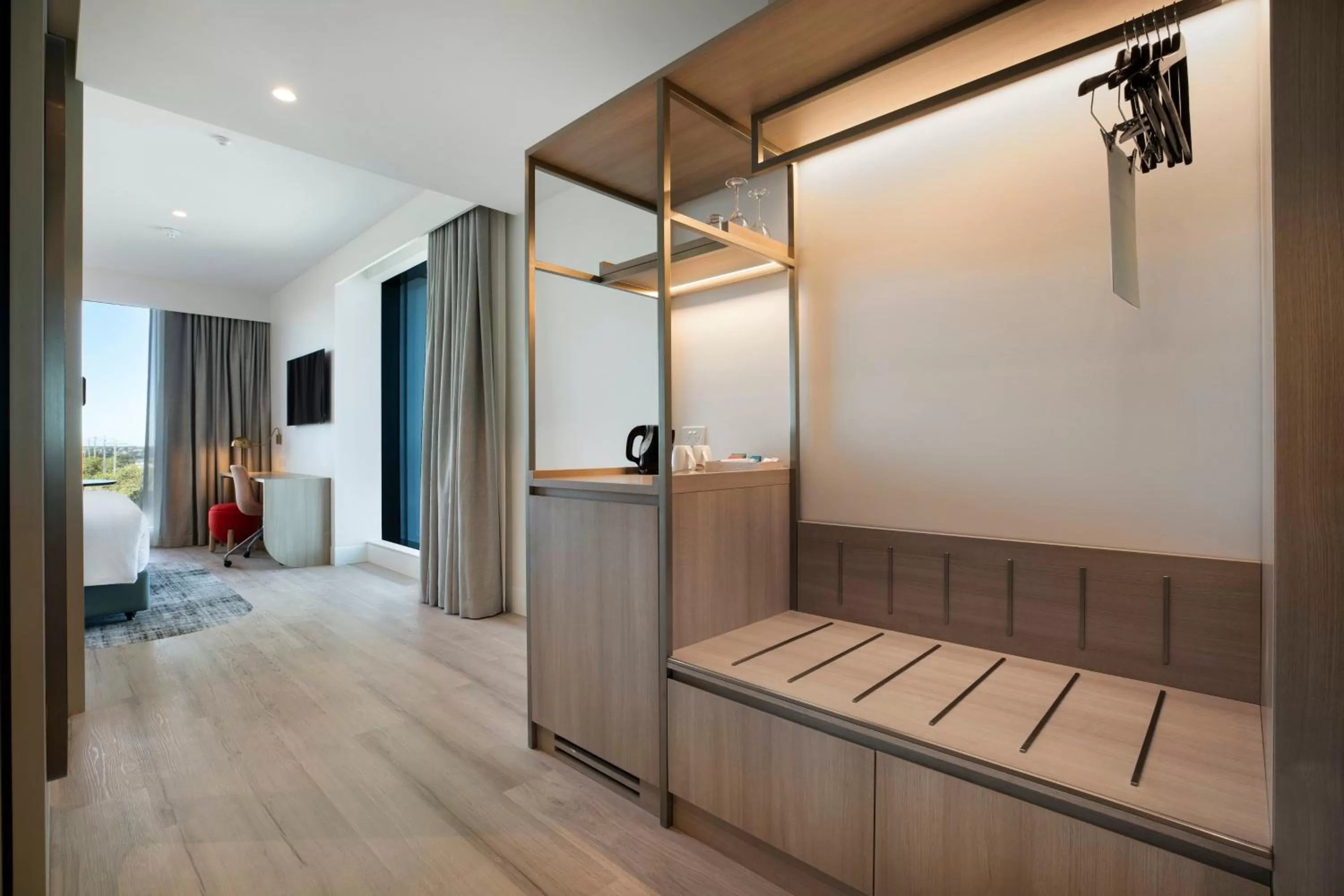 Photo of the whole room, Bed in Holiday Inn & Suites Geelong by IHG