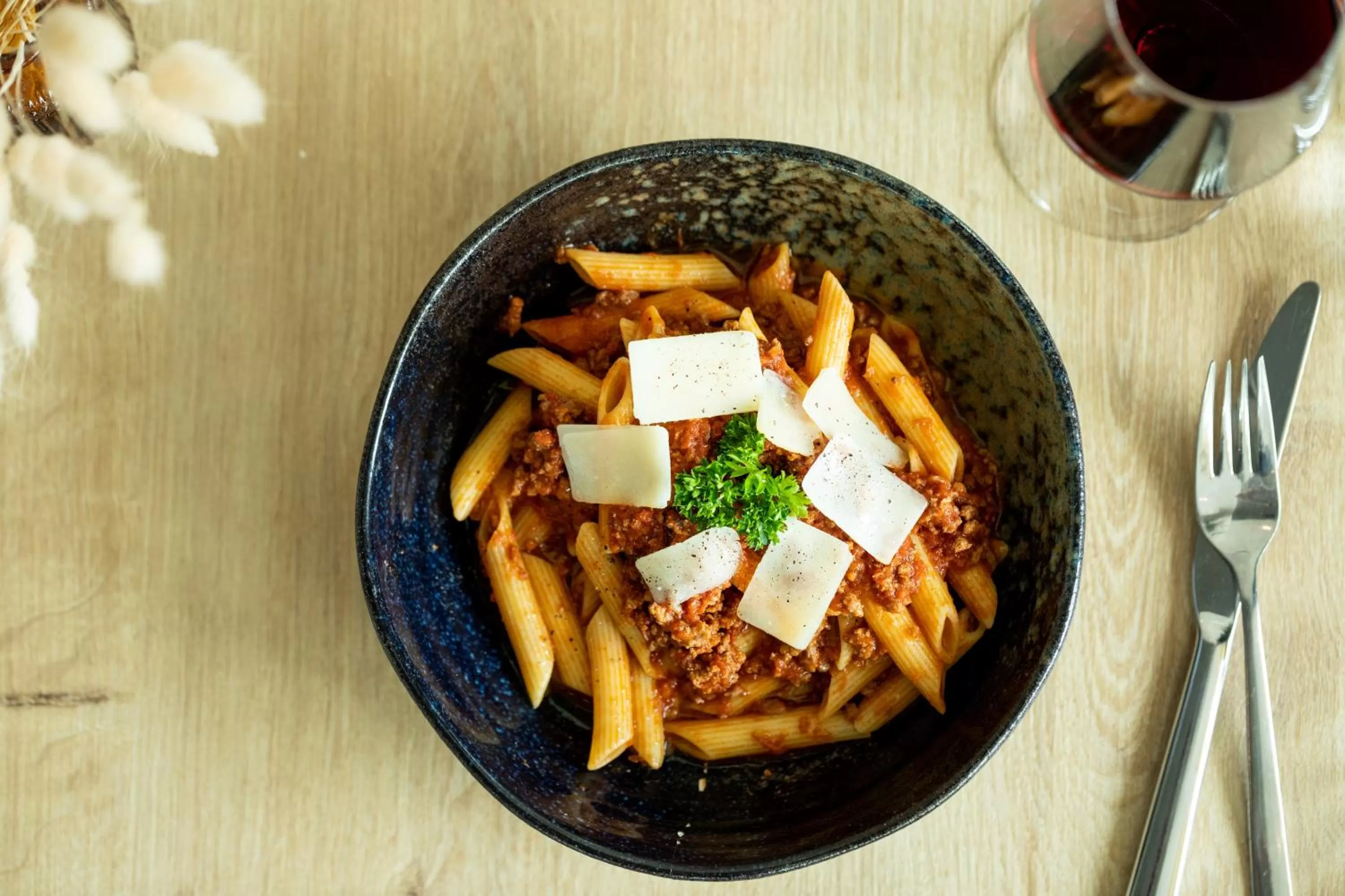 Food and drinks in Holiday Inn Express Amsterdam - North Riverside by IHG