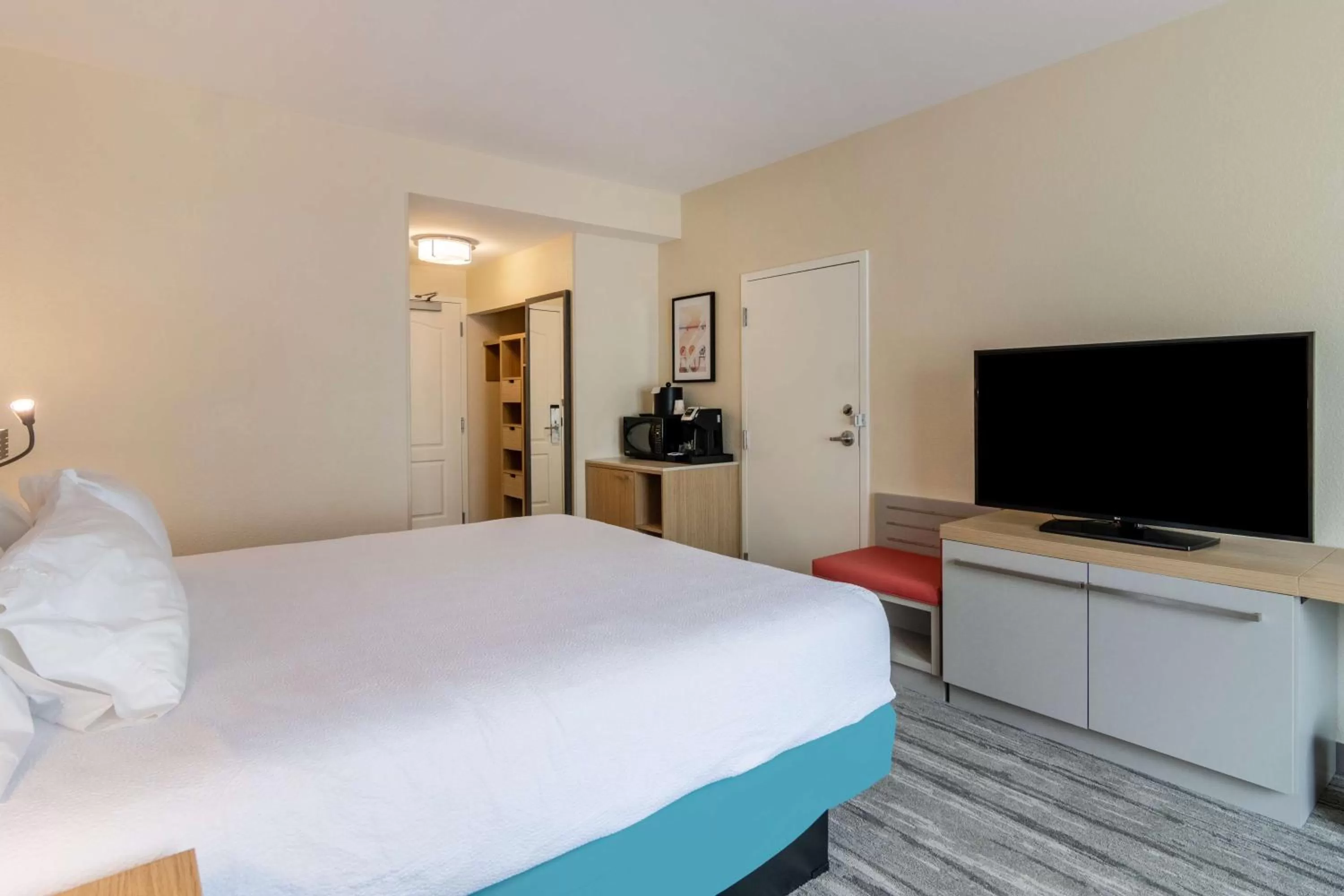 Bed in Hilton Garden Inn Madison West/Middleton