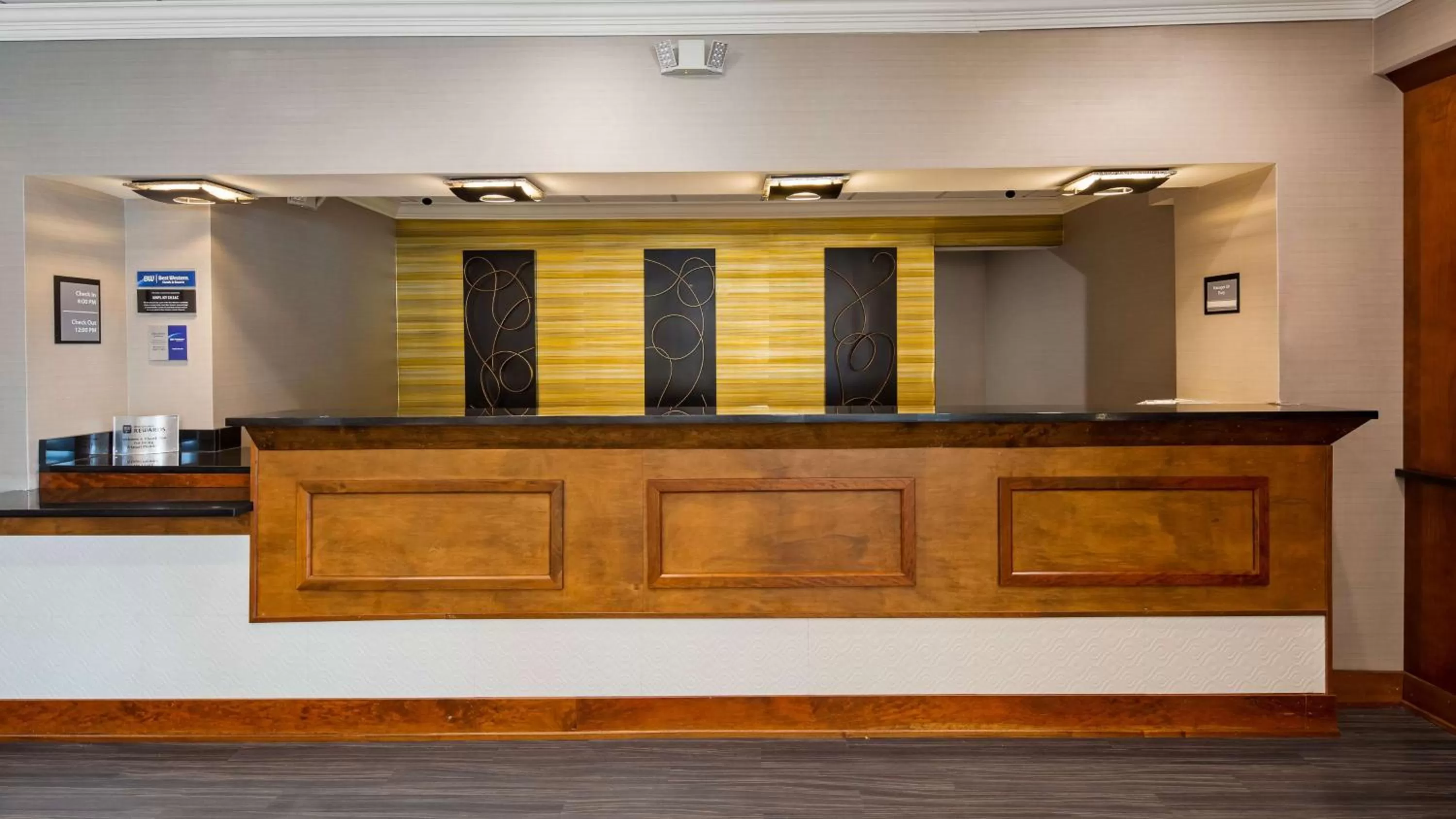 Lobby or reception in Best Western Premier Airport/Expo Center Hotel