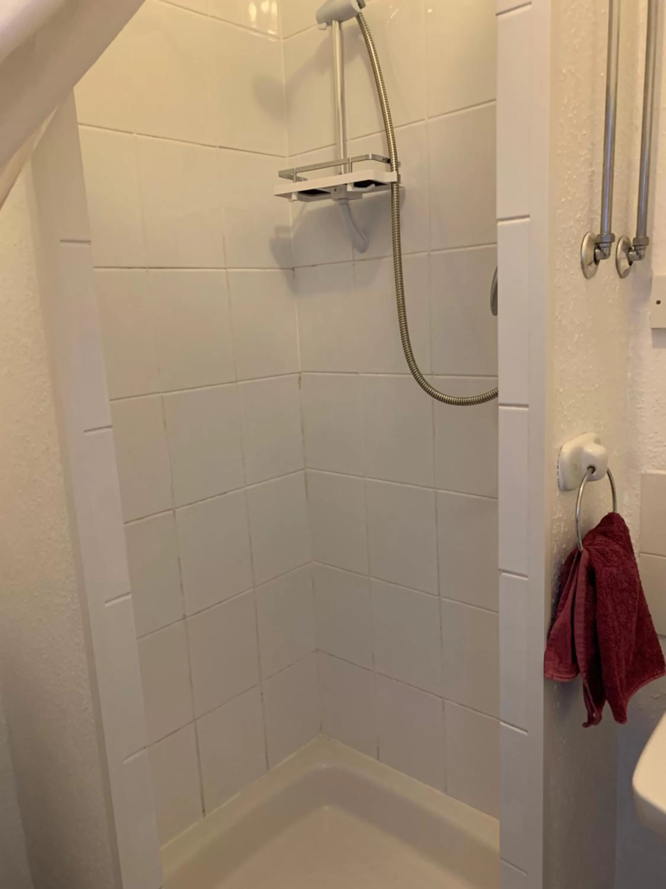 Bathroom in Alondra Hotel